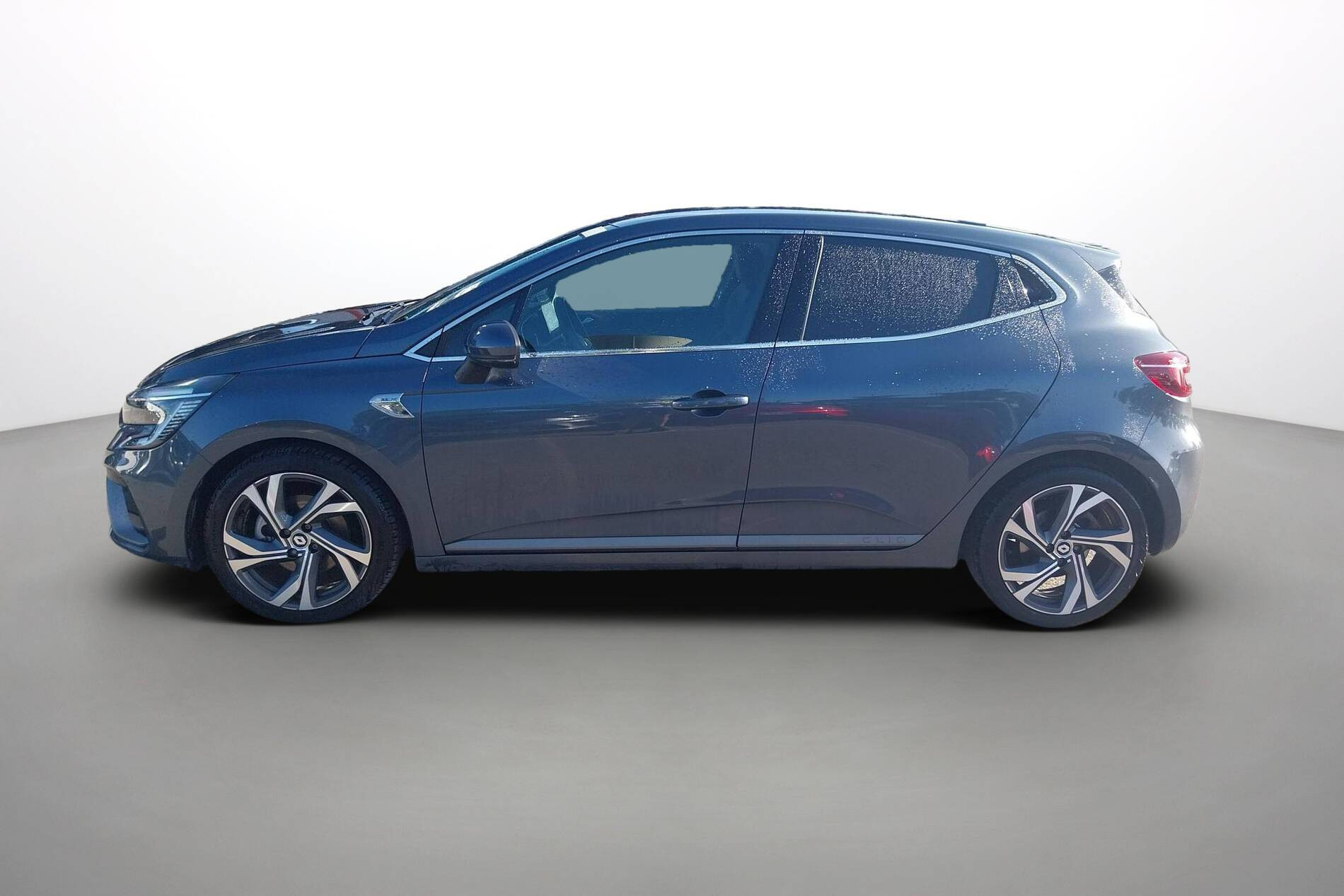 Vente en ligne Renault Clio 5 Clio E-Tech 140 - 21N au prix de 17 990 €