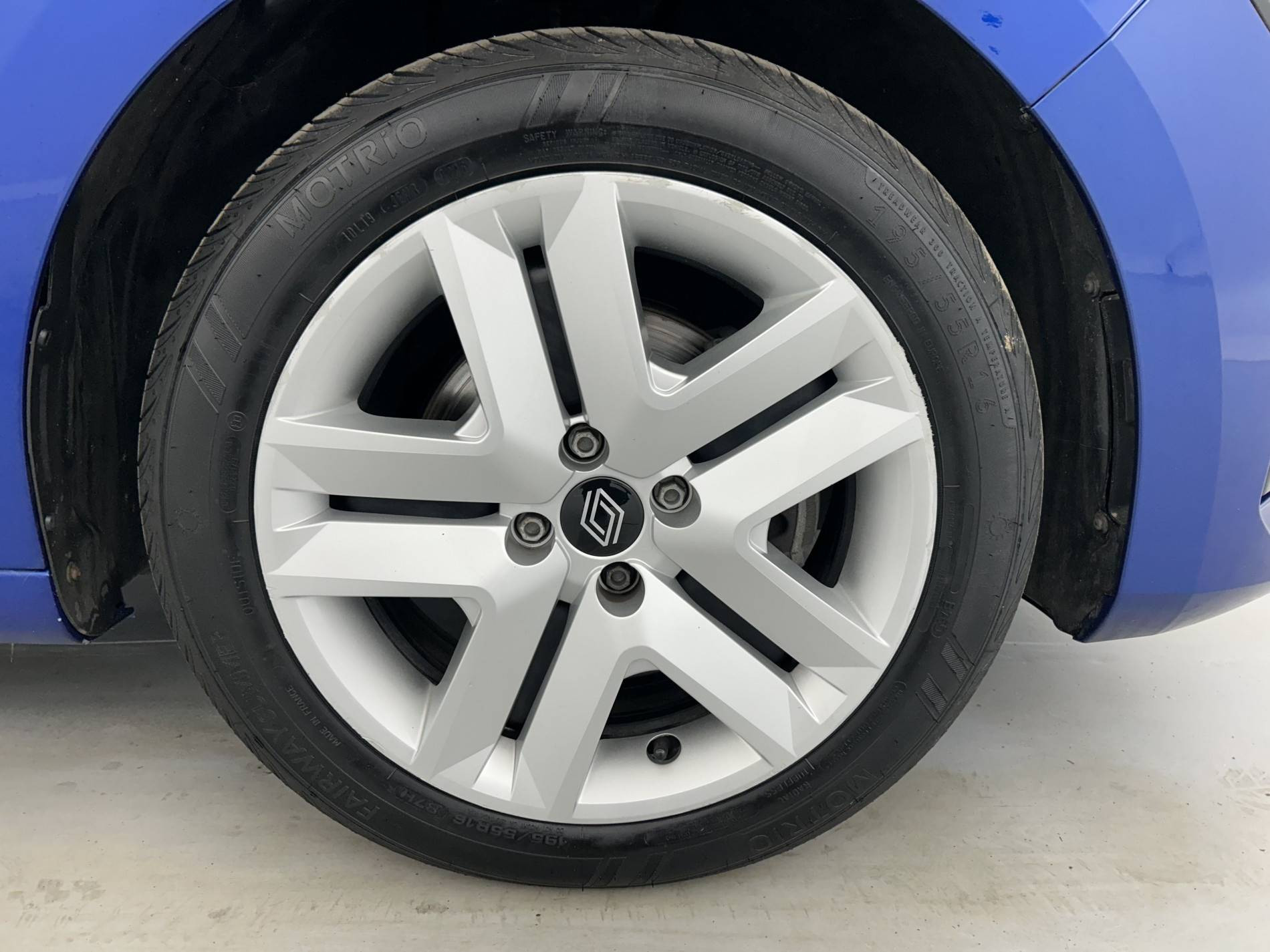 Vente en ligne Renault Clio 5 Clio dCi 100 au prix de 15 490 €