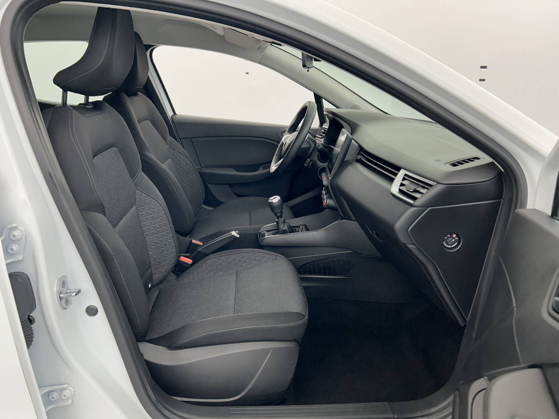 Vente en ligne Renault Clio 5 CLIO BLUE DCI 100 - 21N au prix de 9 990 €