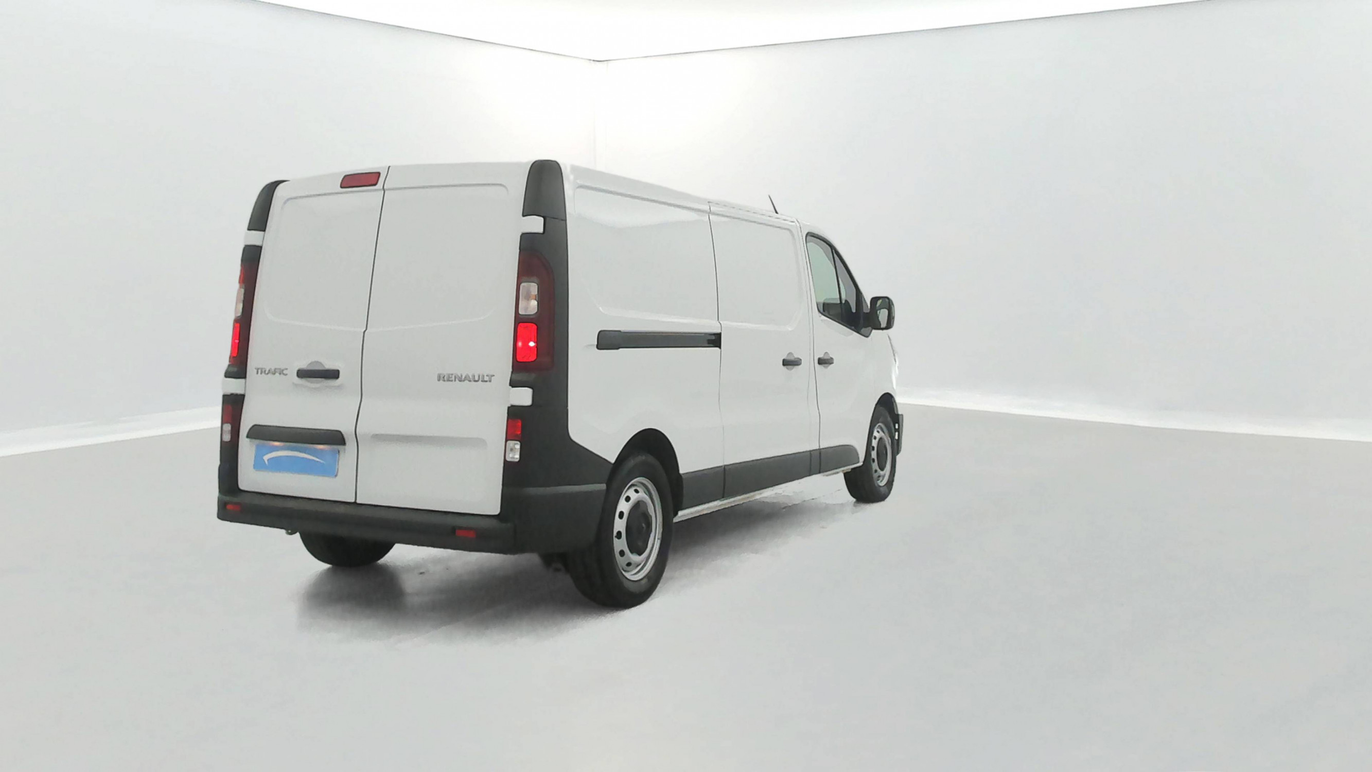 Vente en ligne Renault Trafic 3 Fourgon TRAFIC FGN L2H1 3000 KG BLUE DCI 130 au prix de 23 990 €