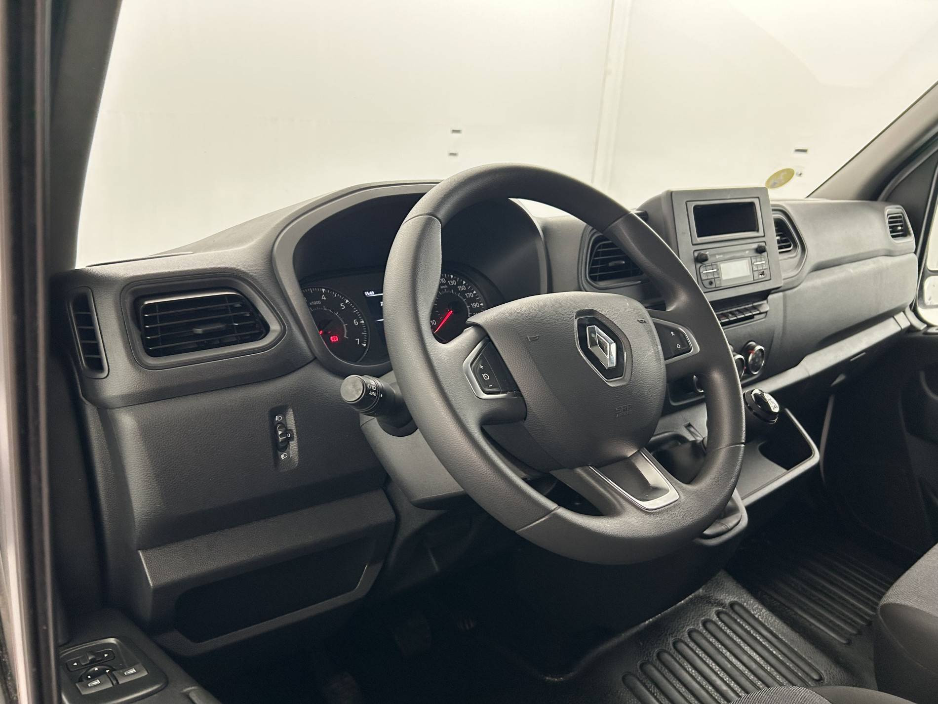 Vente en ligne Renault Master Fourgon MASTER FGN TRAC F3500 L2H2 BLUE DCI 135 au prix de 25 900 €