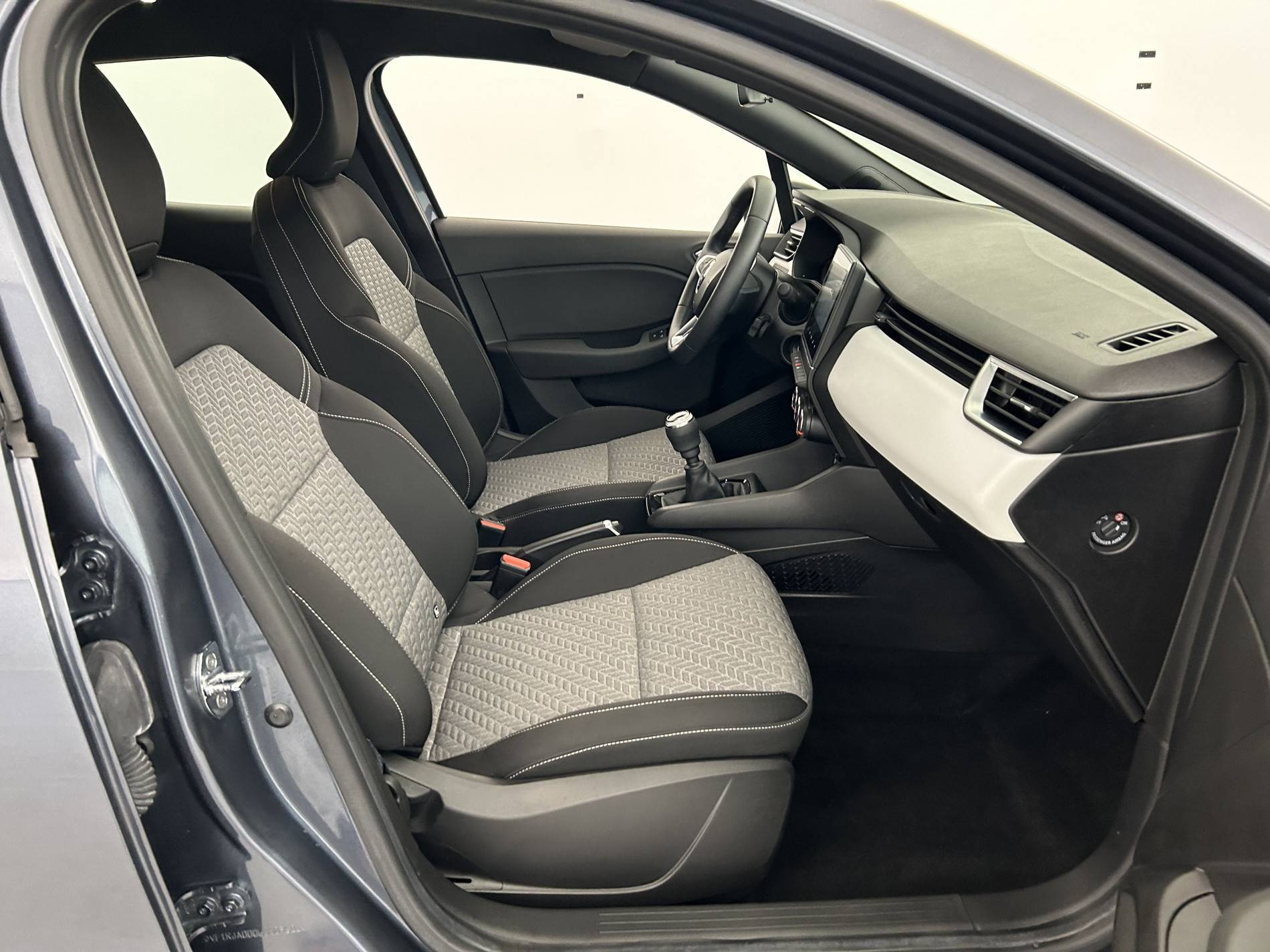 Vente en ligne Renault Clio 5 Clio TCe 90 - 21N au prix de 14 790 €