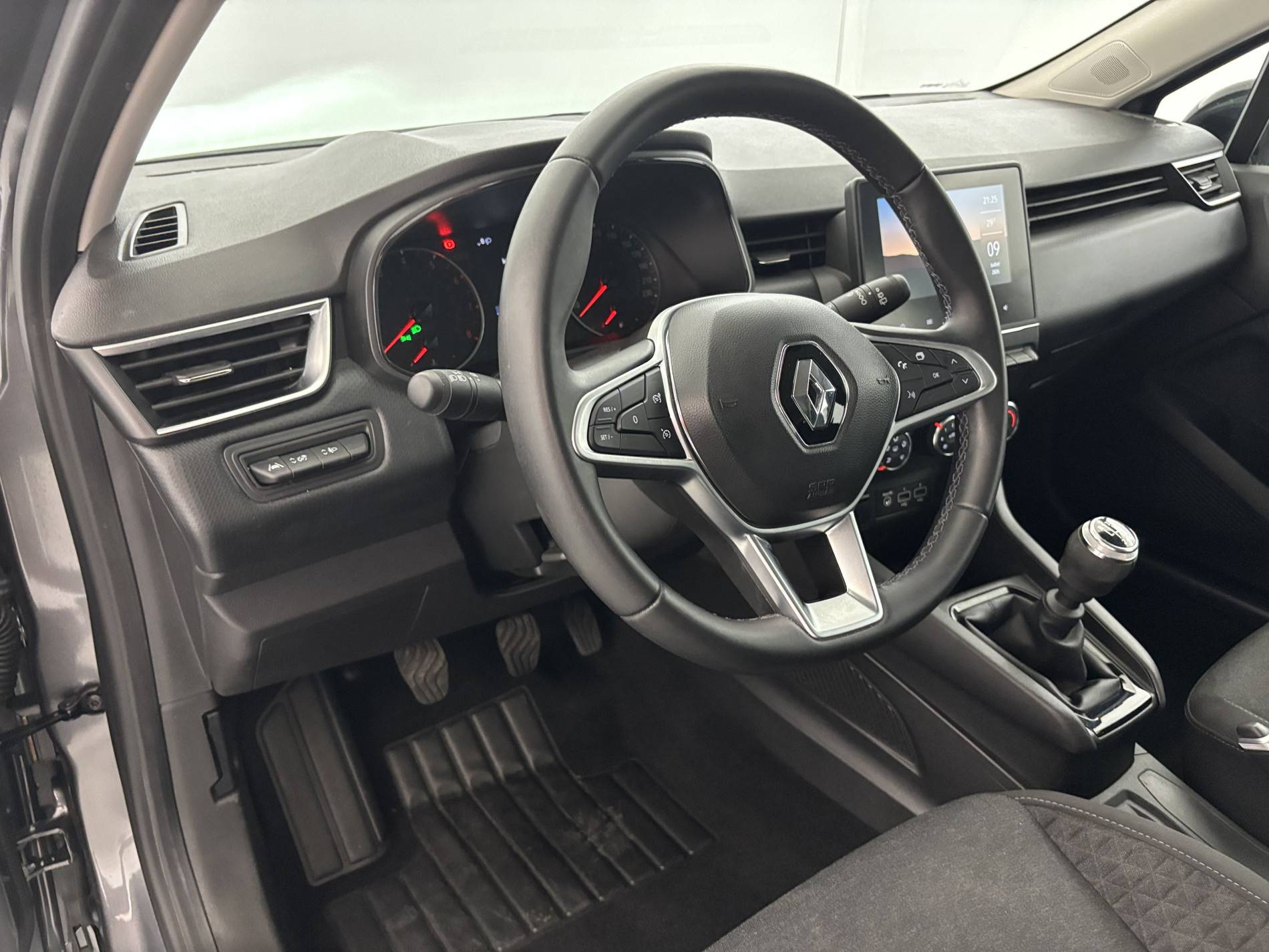 Vente en ligne Renault Clio 5 Clio TCe 90 au prix de 14 990 €