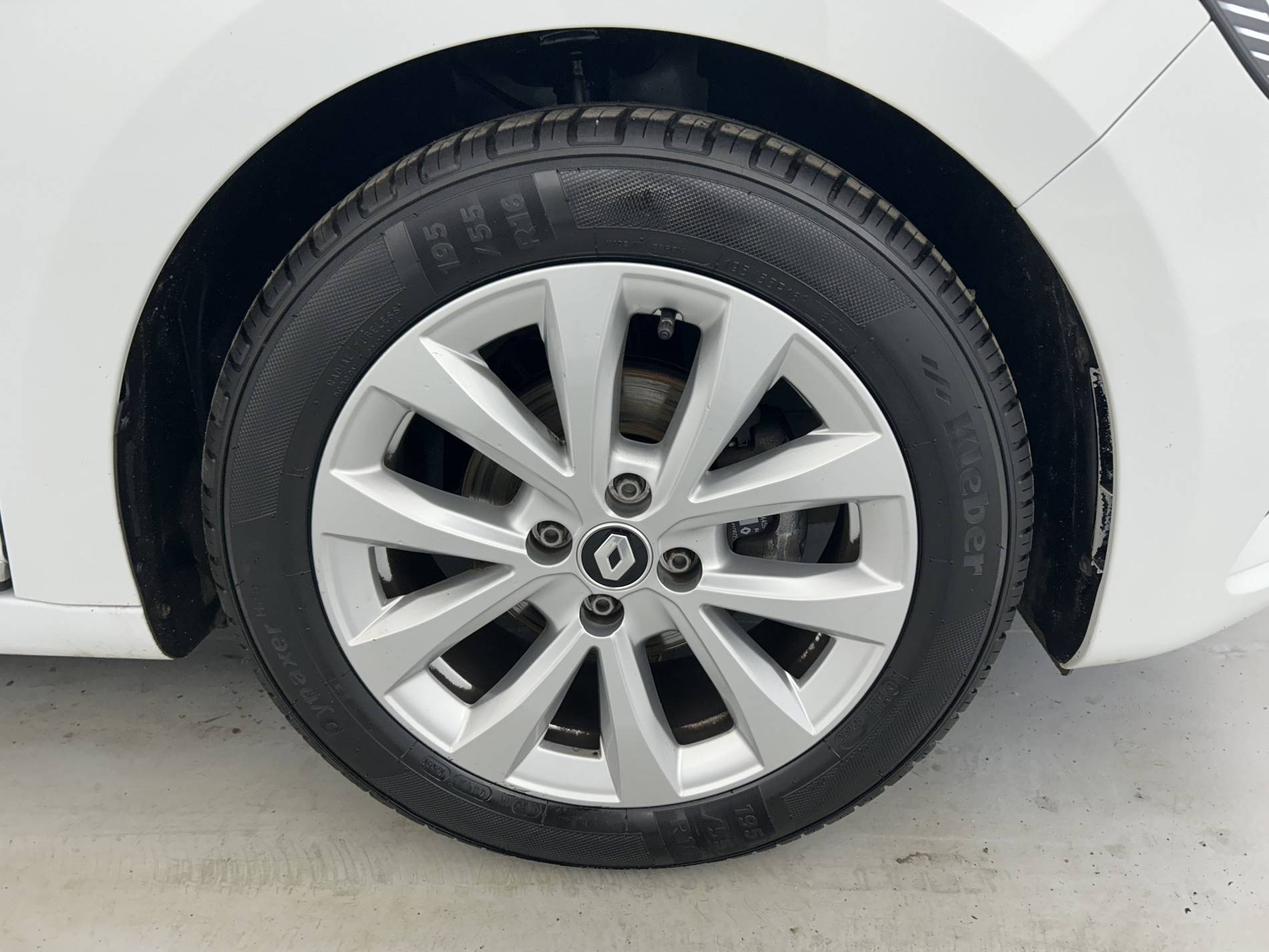 Vente en ligne Renault Clio 5 Clio TCe 90 au prix de 14 990 €