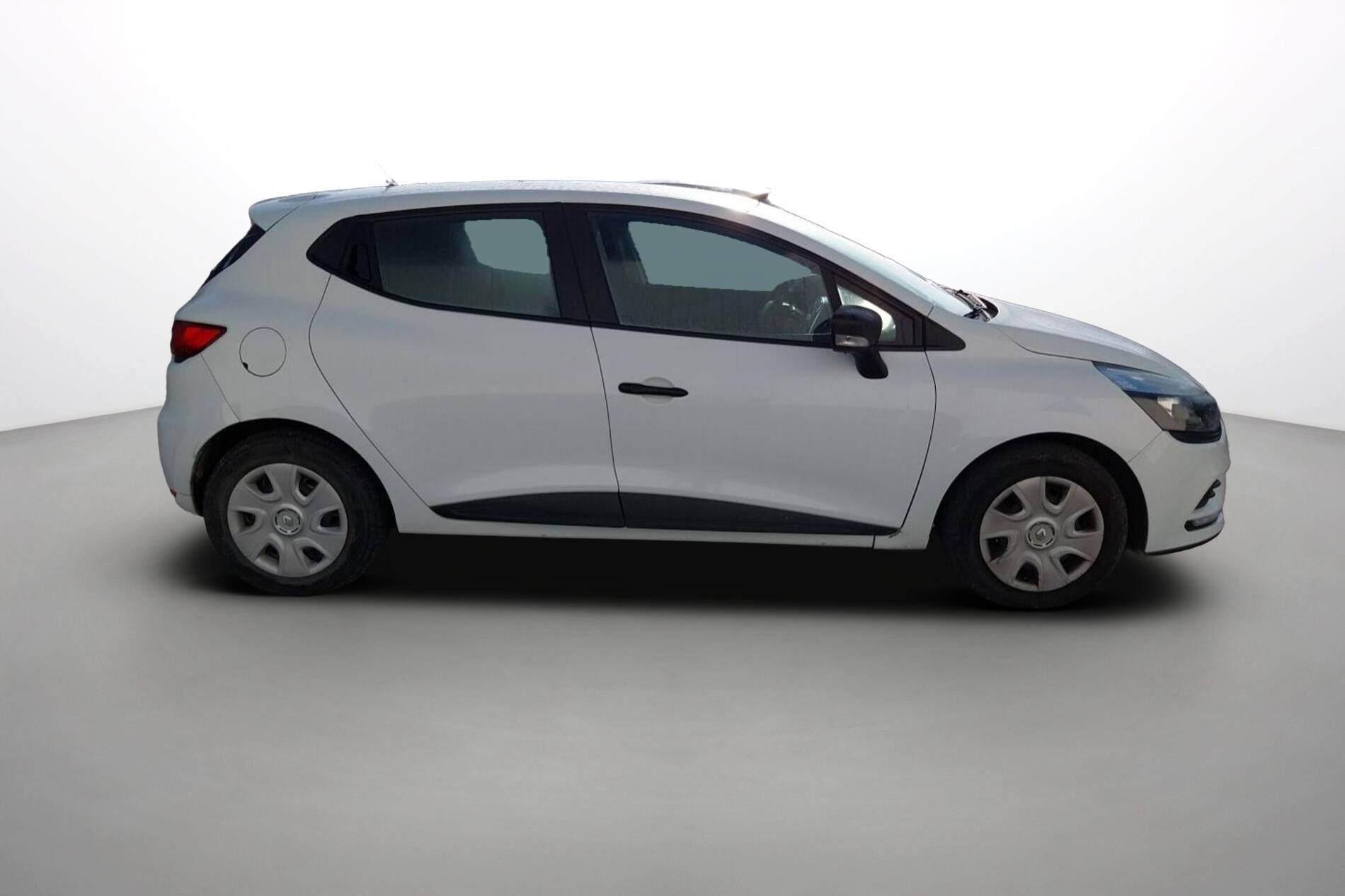 Vente en ligne Renault Clio 4 CLIO SOCIETE DCI 75 ENERGY au prix de 7 990 €