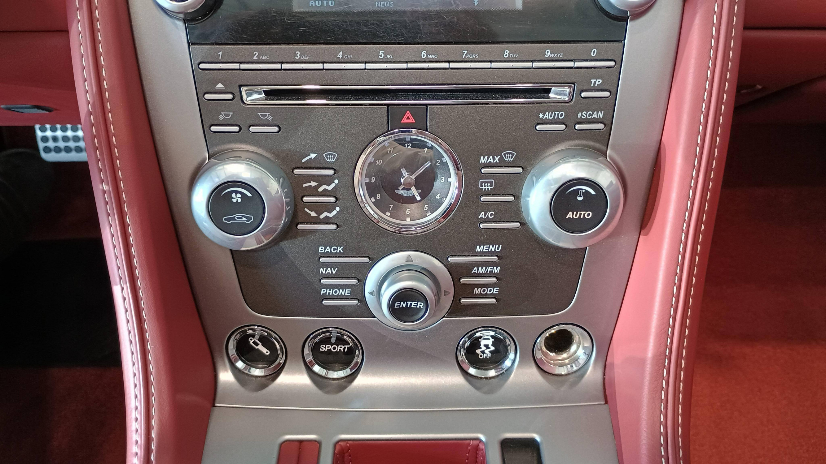 Vente en ligne Aston Martin DB9 DB9 au prix de 99 990 €