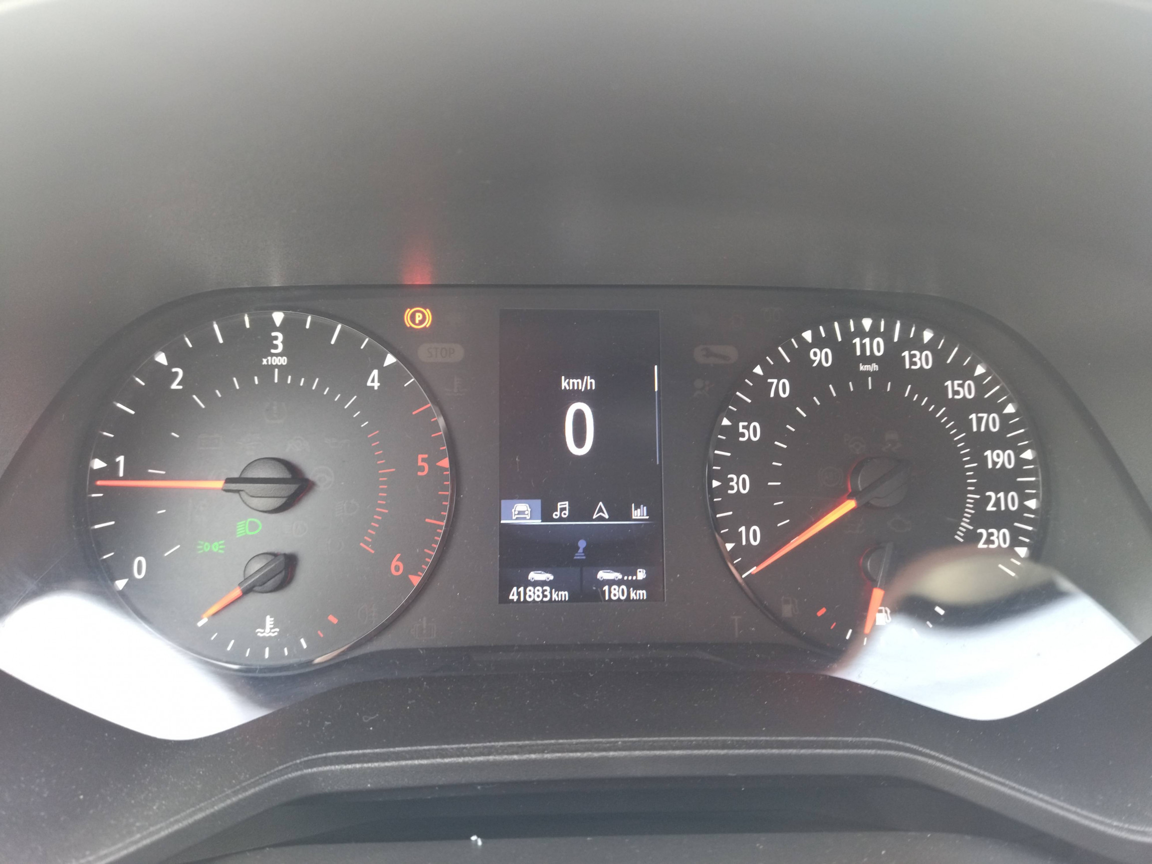 Vente en ligne Renault Clio 5 CLIO SOCIETE BLUE DCI 85 au prix de 12 588 €