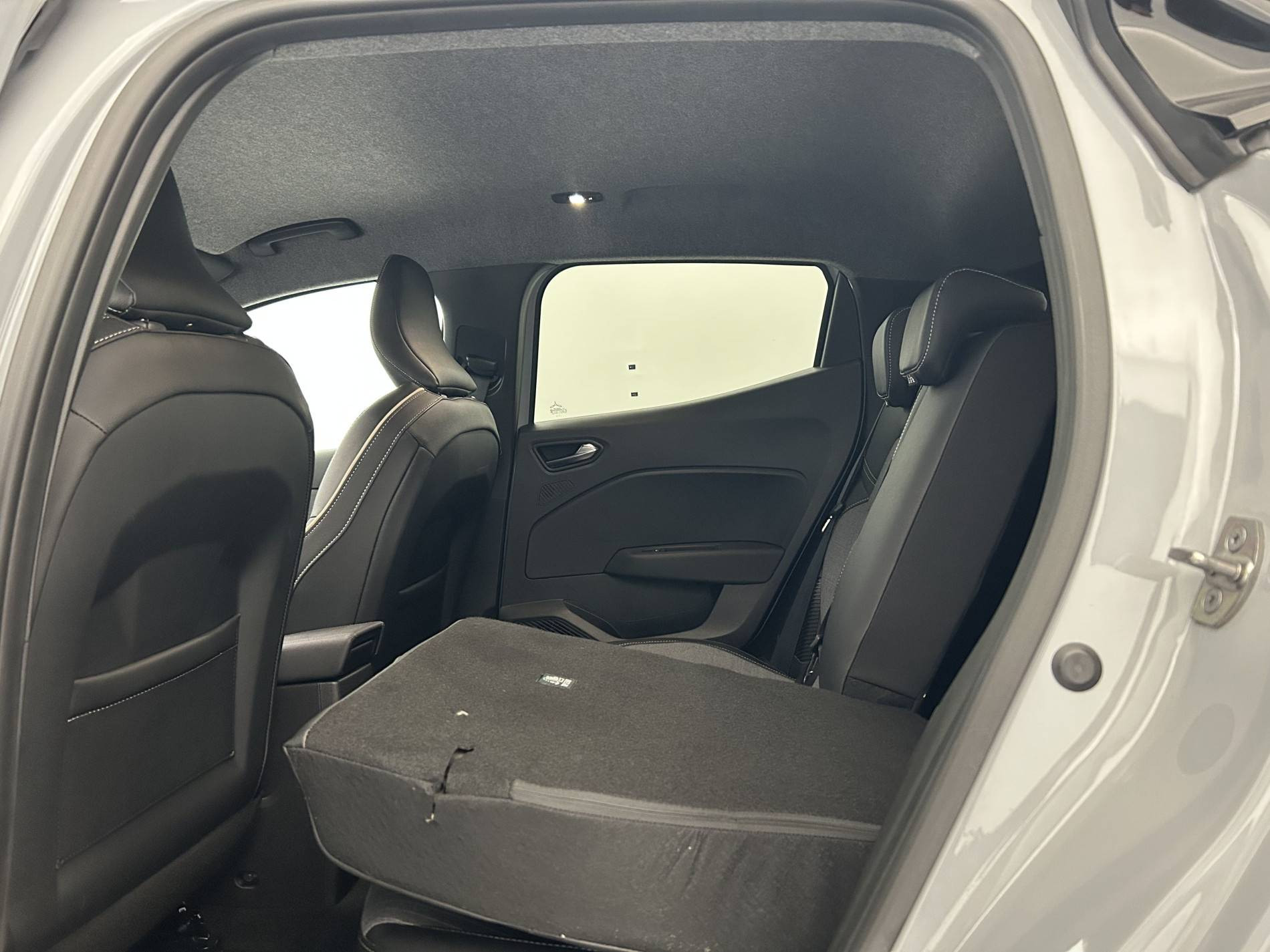 Vente en ligne Renault Clio 5 Clio E-Tech full hybrid 145 au prix de 18 700 €