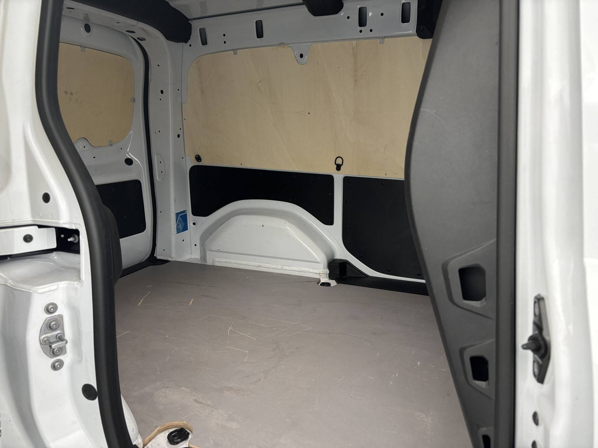 Vente en ligne Renault Kangoo Van  FG TOLE BLUE DCI 95 L1 GSR2 au prix de 18 390 €