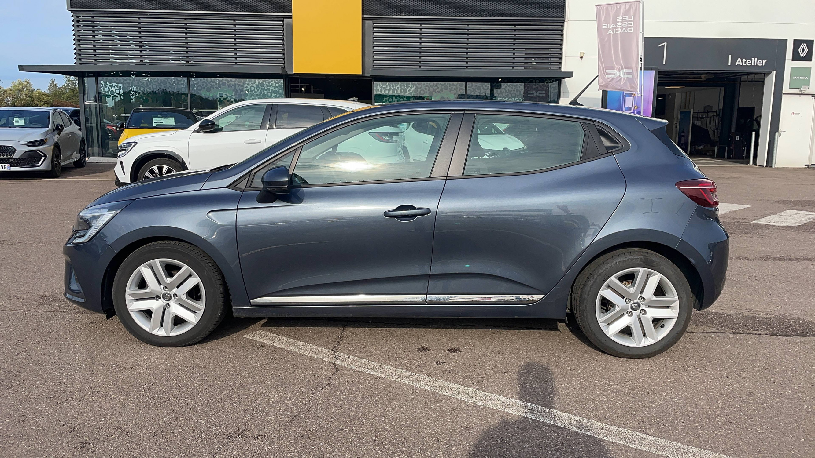 Vente en ligne Renault Clio 5 Clio TCe 100 GPL - 21N au prix de 13 990 €