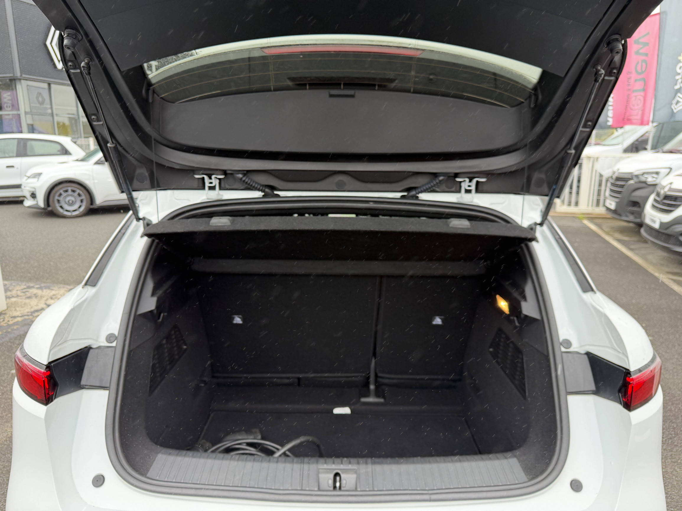 Vente en ligne Renault Megane E-Tech  EV60 220 ch super charge au prix de 26 990 €