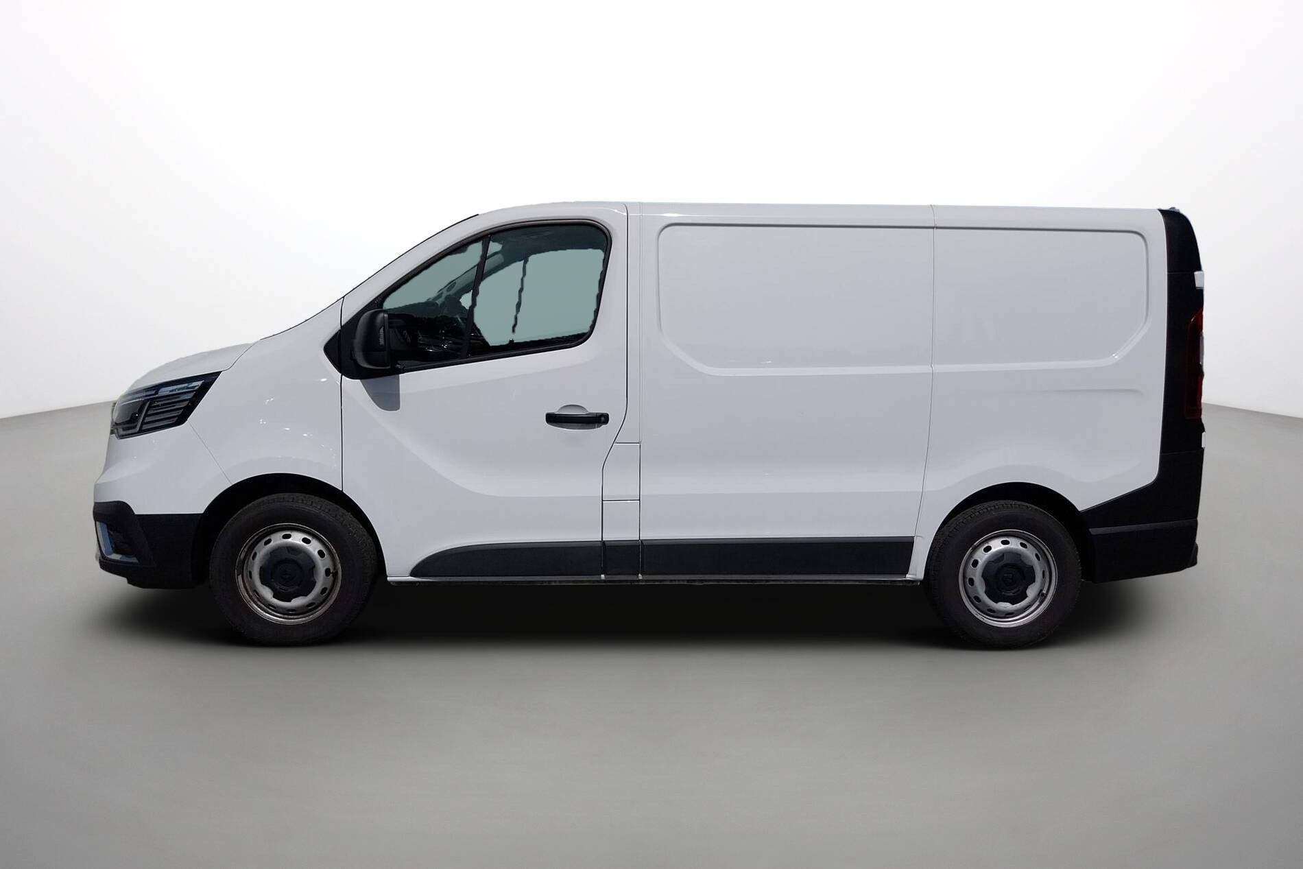 Vente en ligne Renault Trafic 3 Fourgon TRAFIC FGN L1H1 2800 KG BLUE DCI 110 au prix de 18 990 €