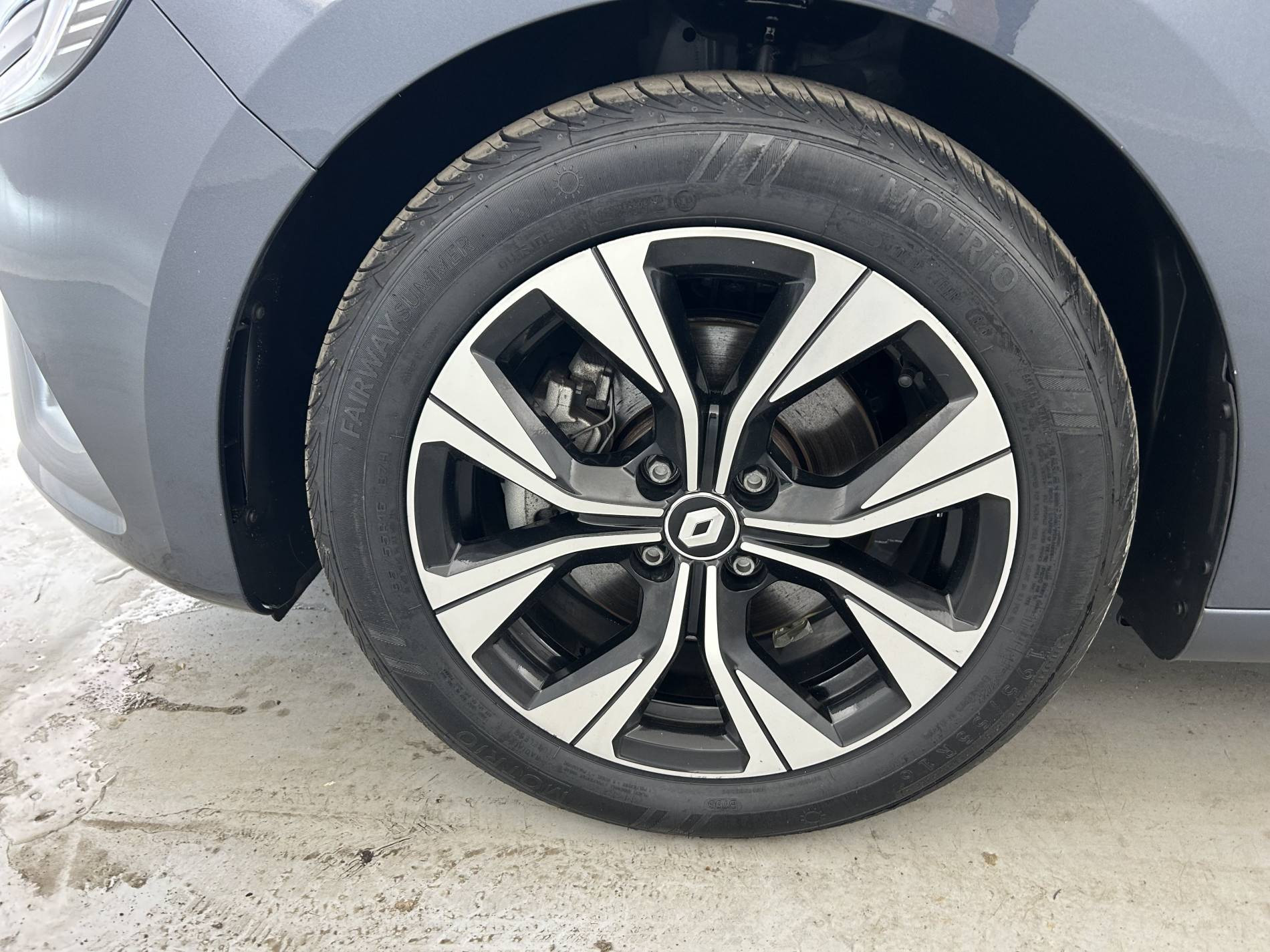 Vente en ligne Renault Clio 5 Clio E-Tech 140 - 21N au prix de 17 000 €
