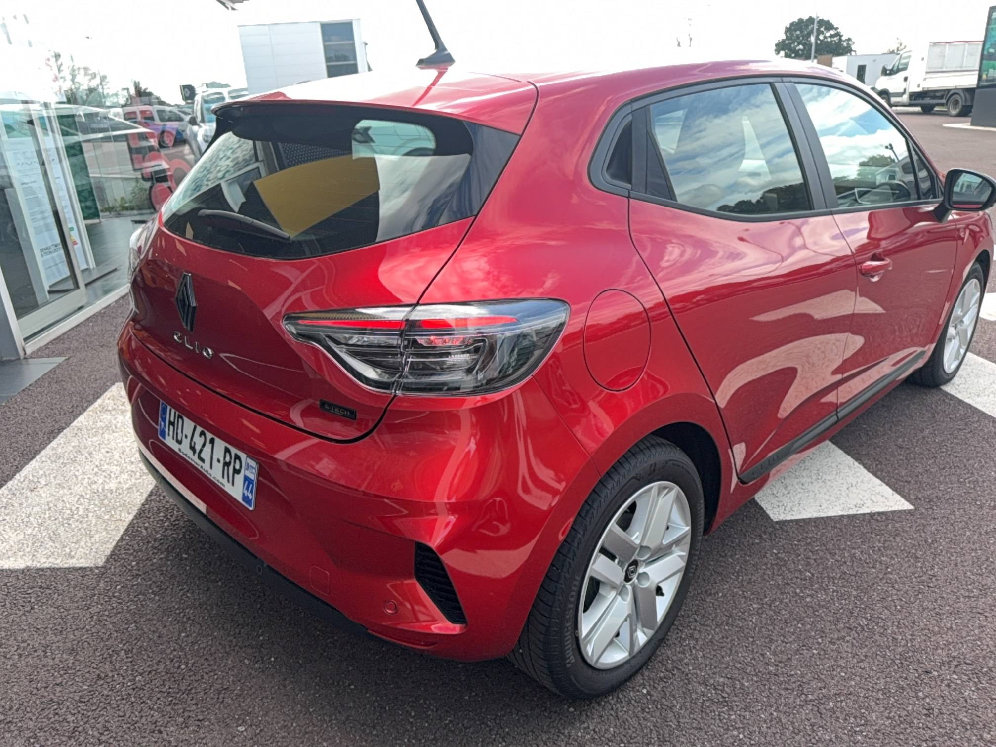 Vente en ligne Renault Clio 5 Clio E-Tech full hybrid 145 ch GSR2 au prix de 19 260 €