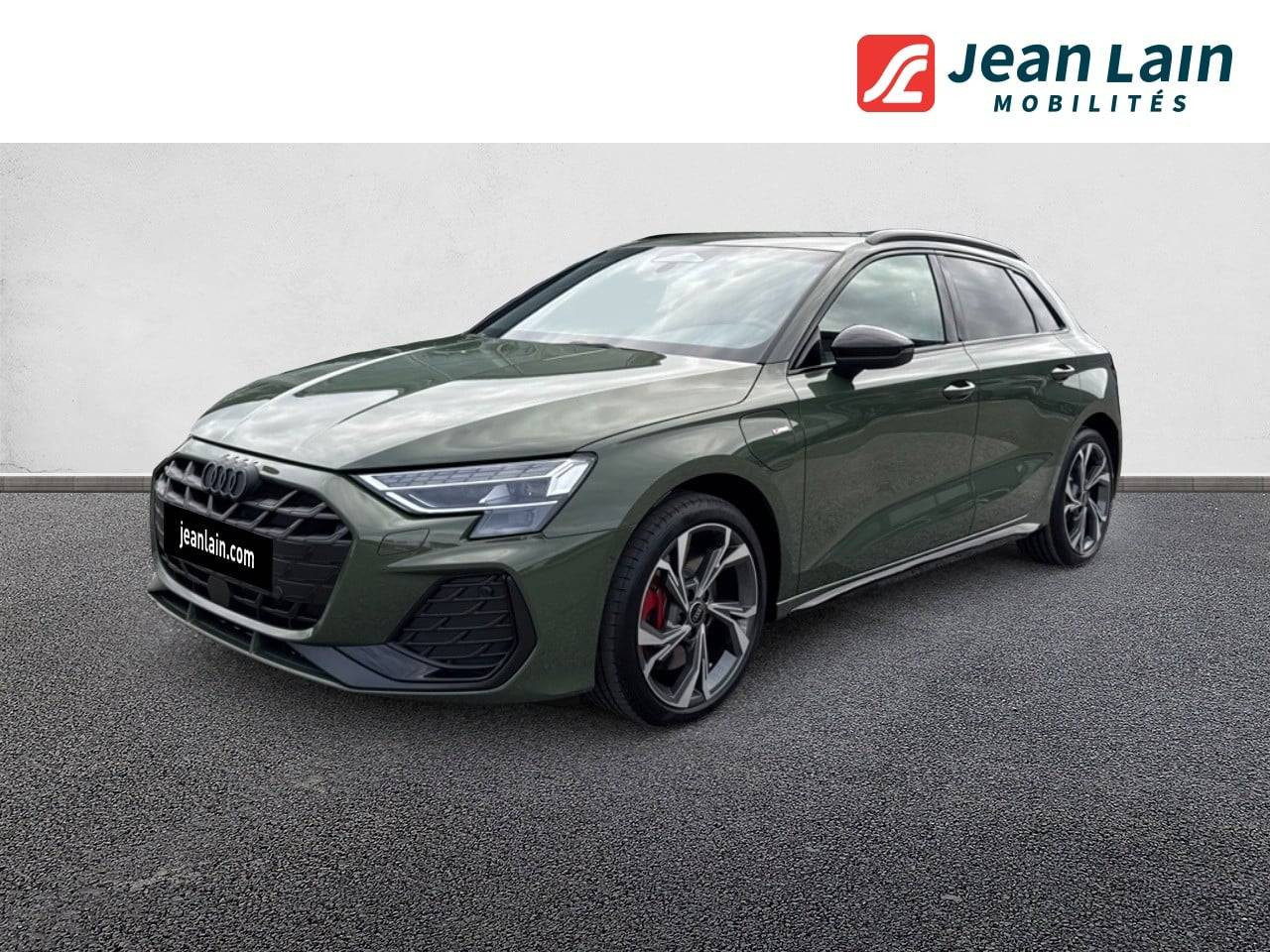 Vente en ligne AUDI A3 SPORTBACK A3 Sportback TFSI e Hybride rechargeable 272 S tronic 6 S line de 2026 au prix de 50 900 €
