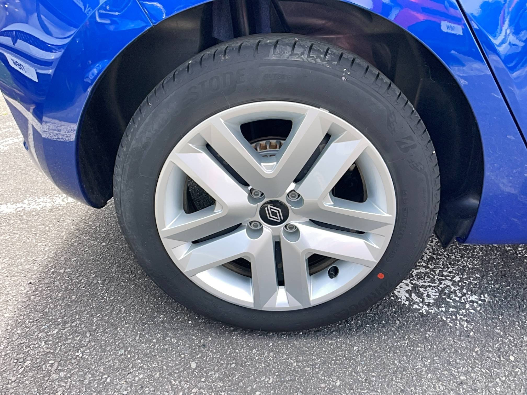 Vente en ligne Renault Clio 5 Clio TCe 90 au prix de 15 990 €