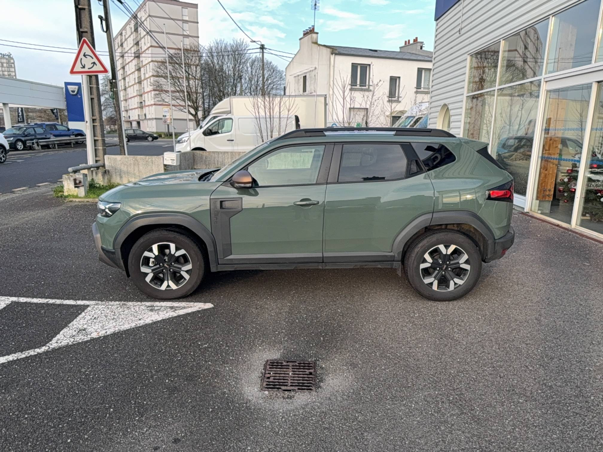 Vente en ligne Dacia Duster  Hybrid 140 au prix de 28 590 €