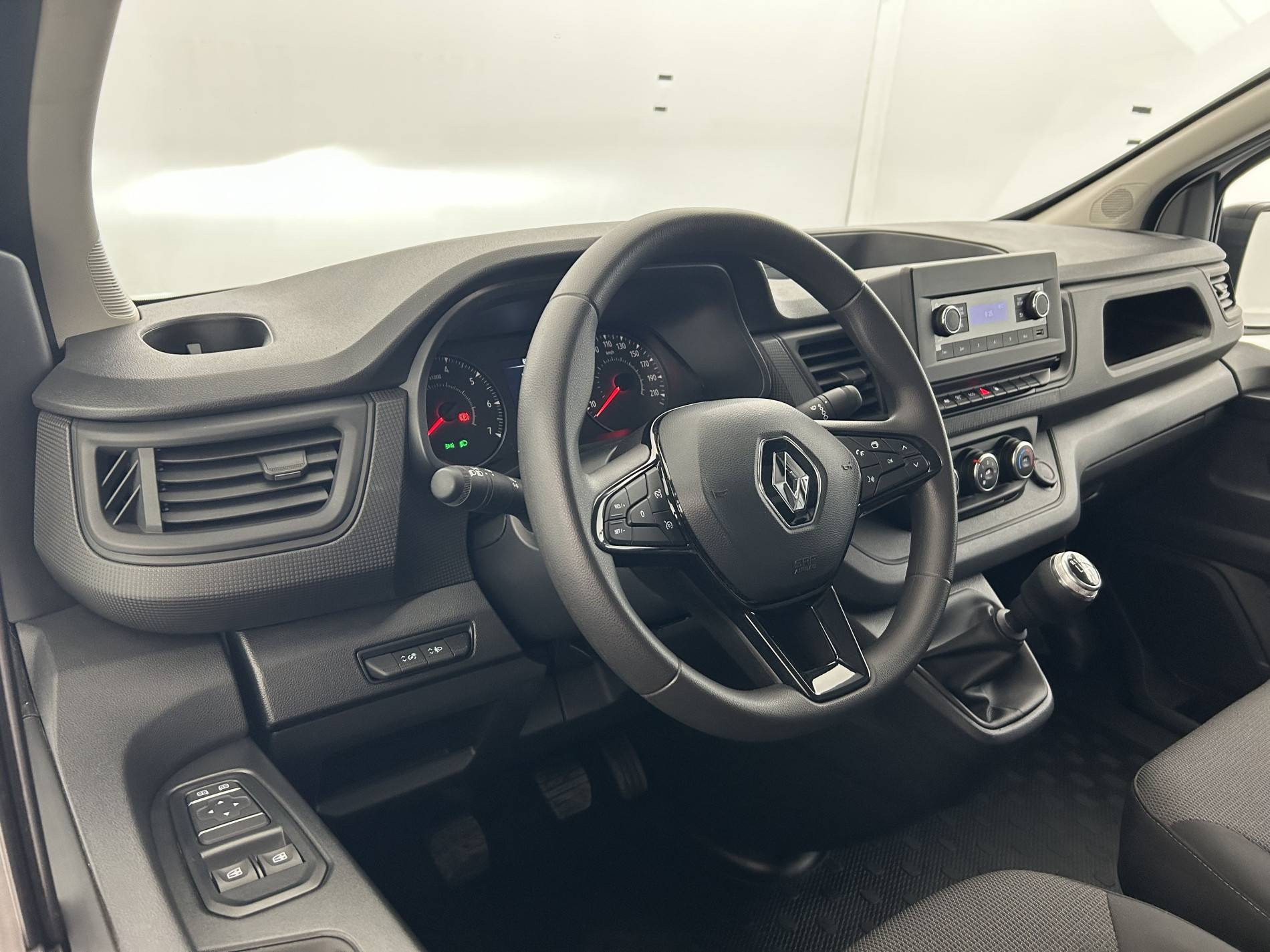 Vente en ligne Renault Trafic 3 Fourgon TRAFIC FG BLUE DCI 130 L1H1 3T GSR2 au prix de 24 390 €