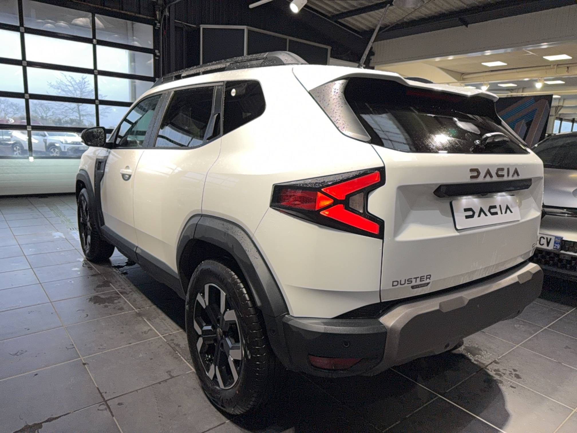 Vente en ligne Dacia Duster  Hybrid 140 au prix de 28 990 €