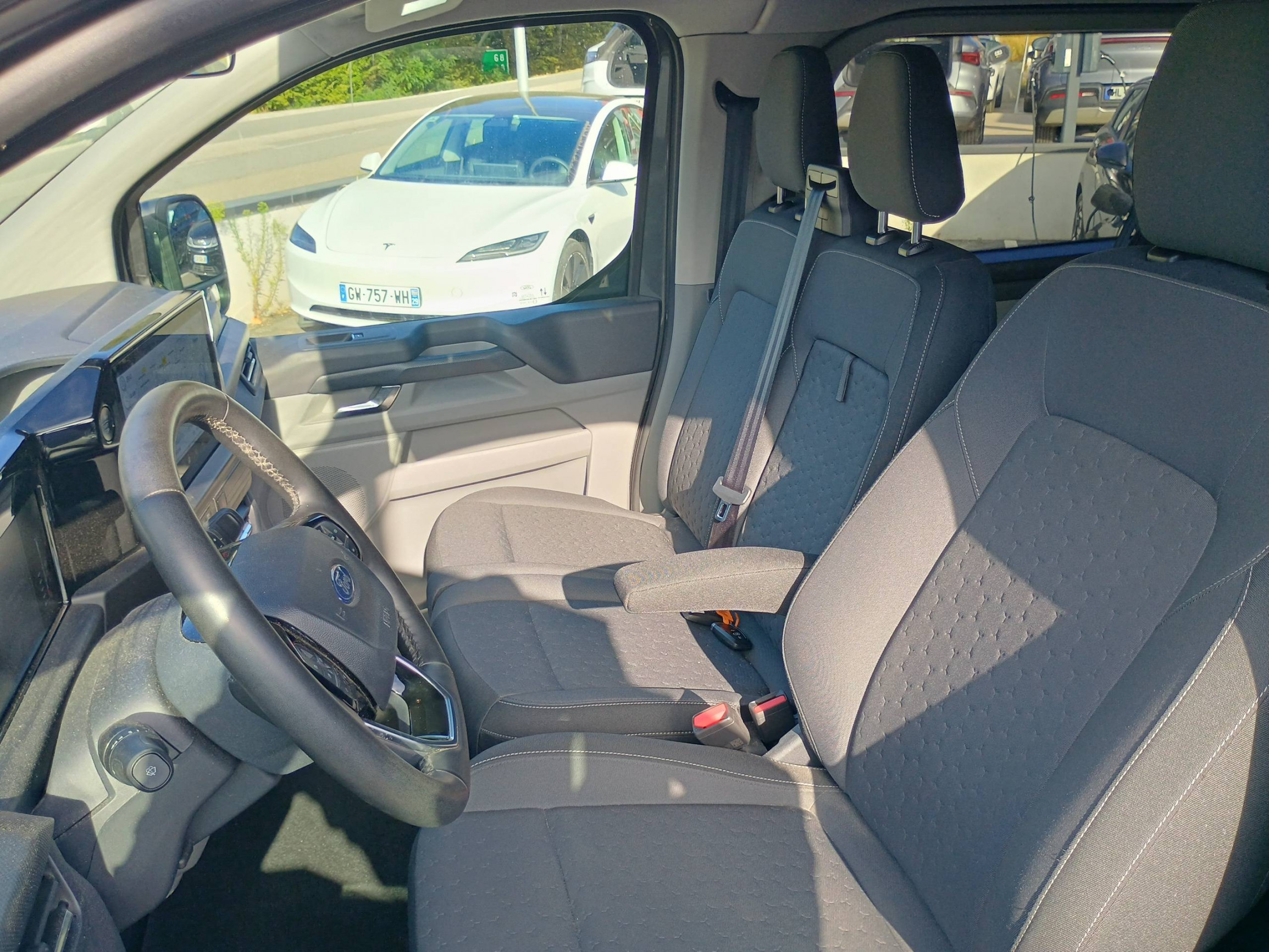 Vente en ligne Ford Transit Custom  300 L1H1 2.0 ECOBLUE 136 CH BVA8 au prix de 36 490 €