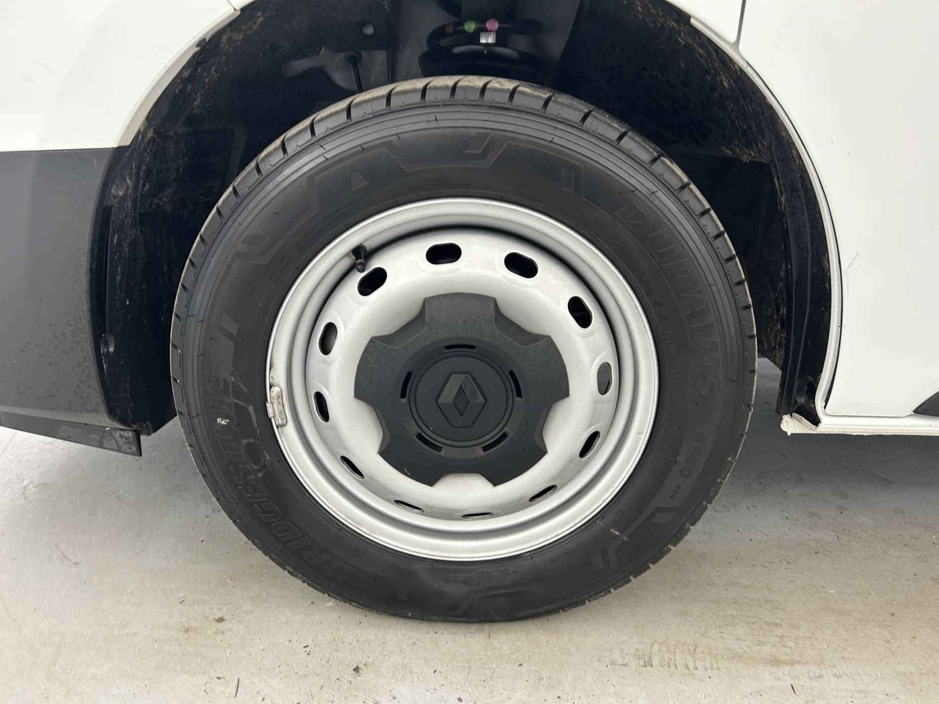 Vente en ligne Renault Trafic 3 Fourgon TRAFIC FG BLUE DCI 130 L1H1 3T GSR2 au prix de 24 390 €