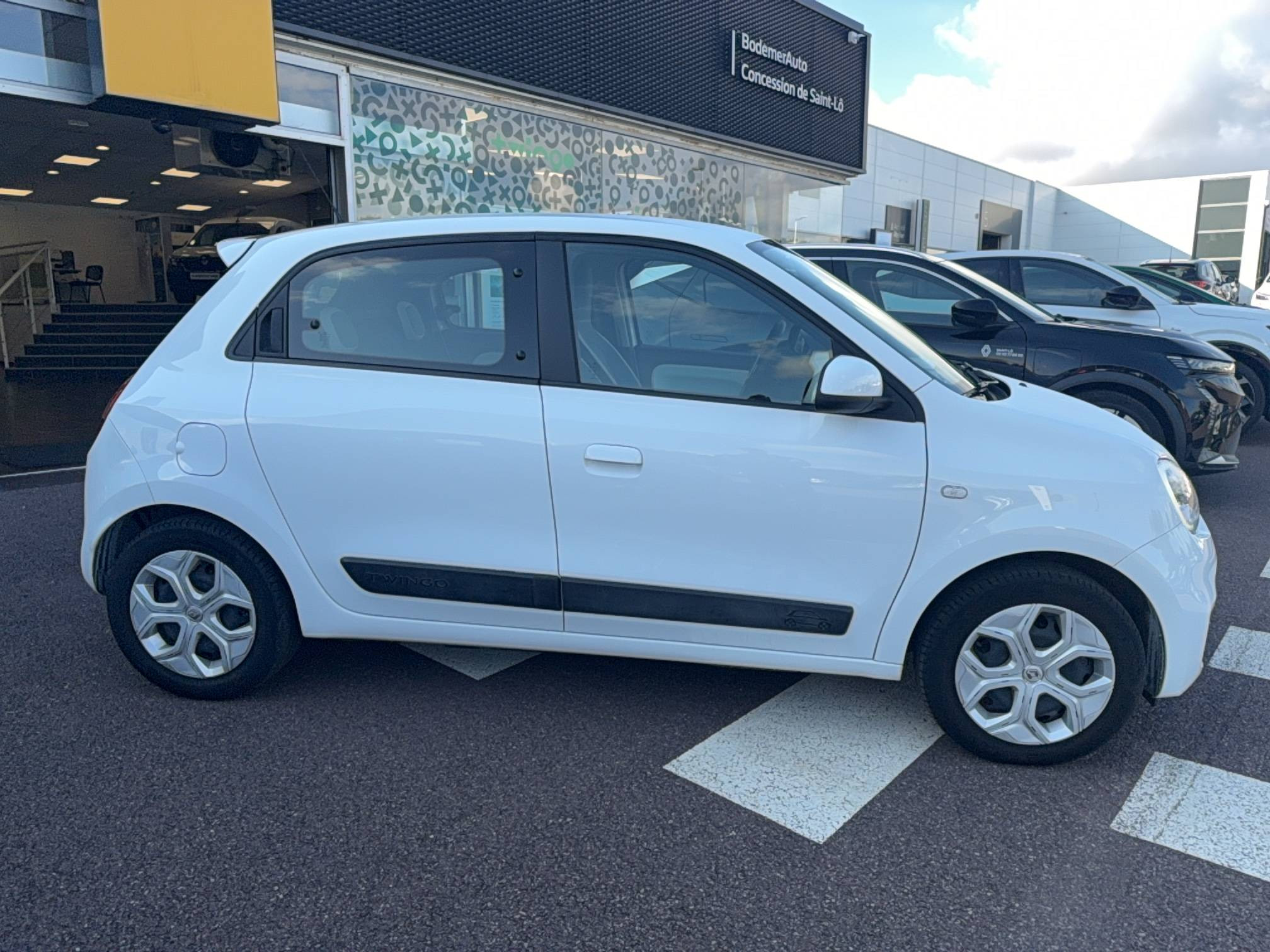 Vente en ligne Renault Twingo 3  SCe 65 - 21 au prix de 11 464 €