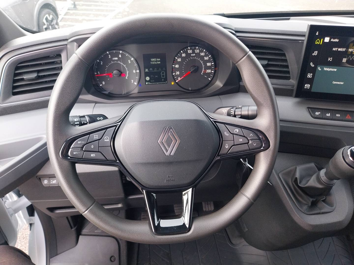Vente en ligne Renault Master Fourgon MASTER FG BLUE DCI 130 L2H2 3T5 TR au prix de 30 990 €