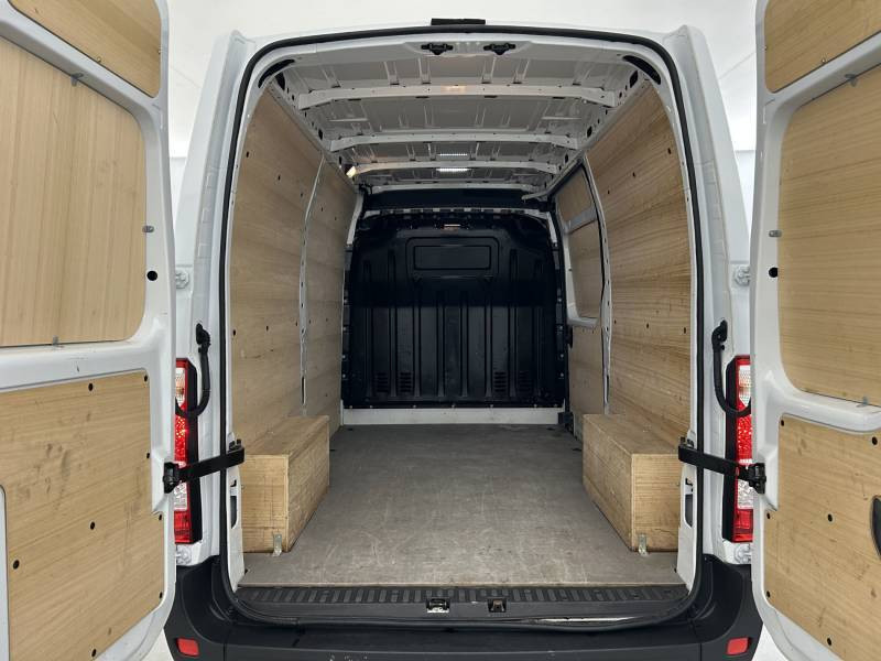 Vente en ligne Renault Master Fourgon MASTER FGN TRAC F3500 L2H2 BLUE DCI 135 au prix de 22 990 €