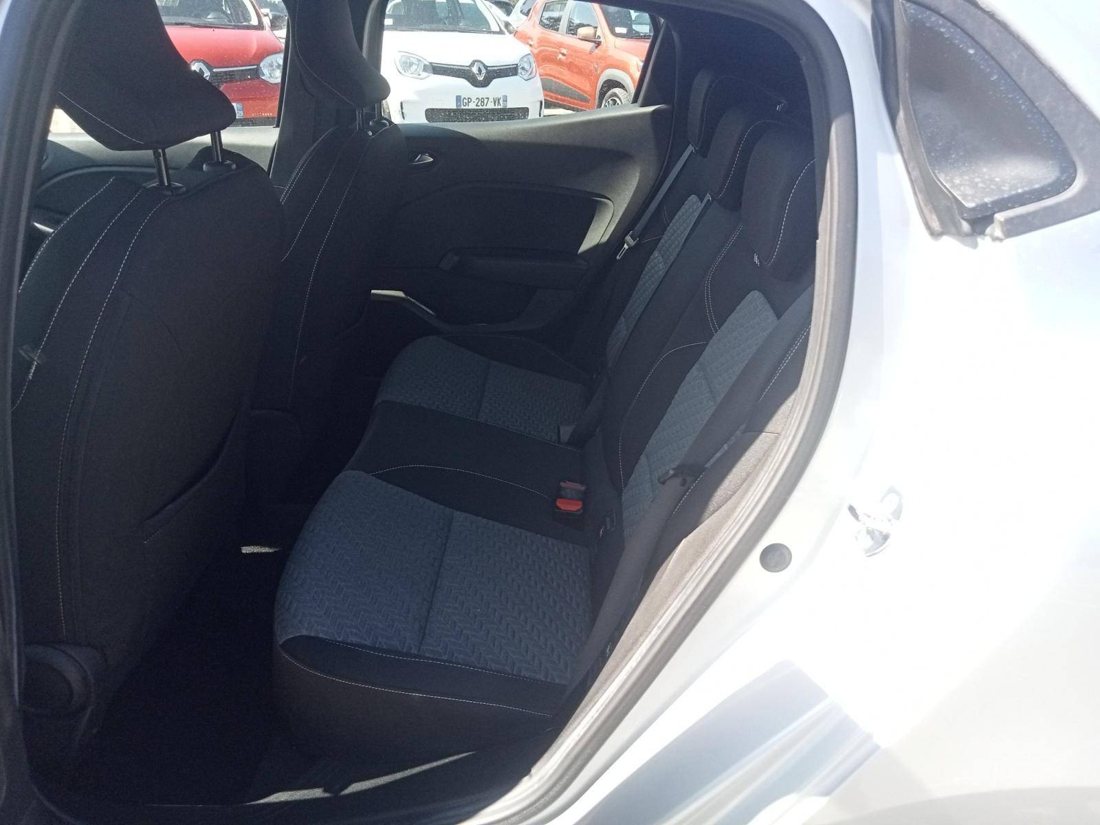 Vente en ligne Renault Clio 5 Clio E-Tech 140 - 21N au prix de 16 490 €