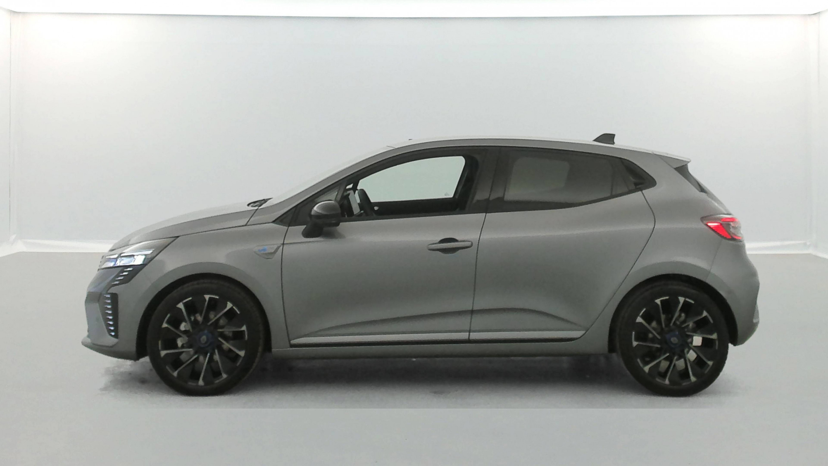 Vente en ligne Renault Clio 5 Clio E-Tech full hybrid 145 ch GSR2 au prix de 22 990 €