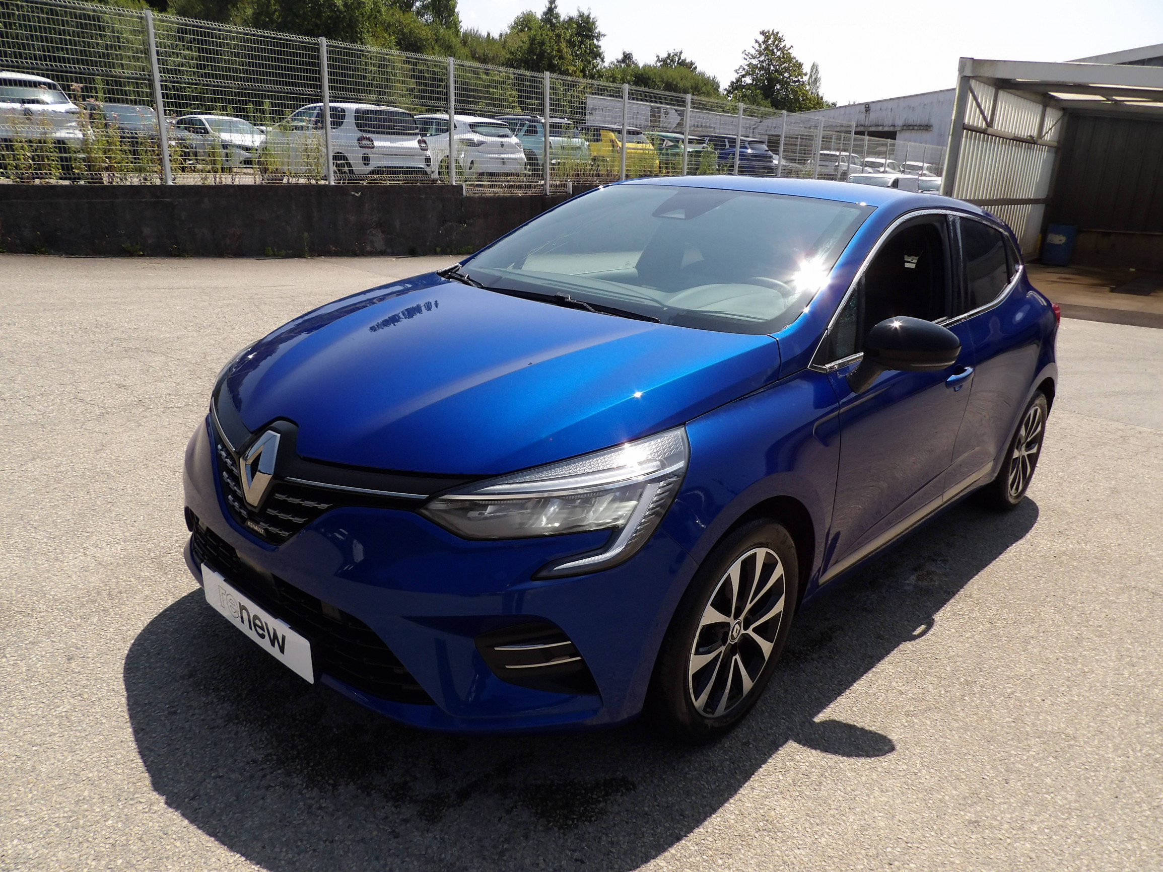 Renault Clio 5 Clio E-Tech full hybrid 145 occasion de 2023 en vente à Morlaix