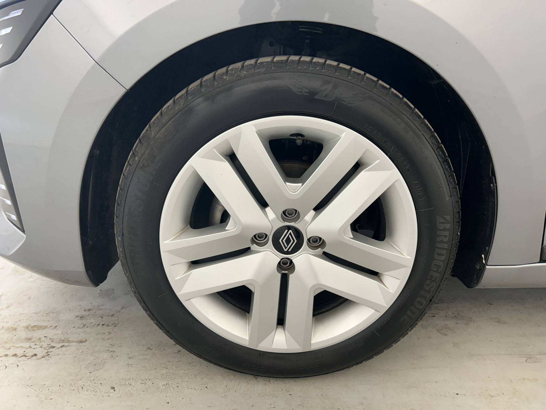 Vente en ligne Renault Clio 5 Clio TCe 90 au prix de 15 400 €