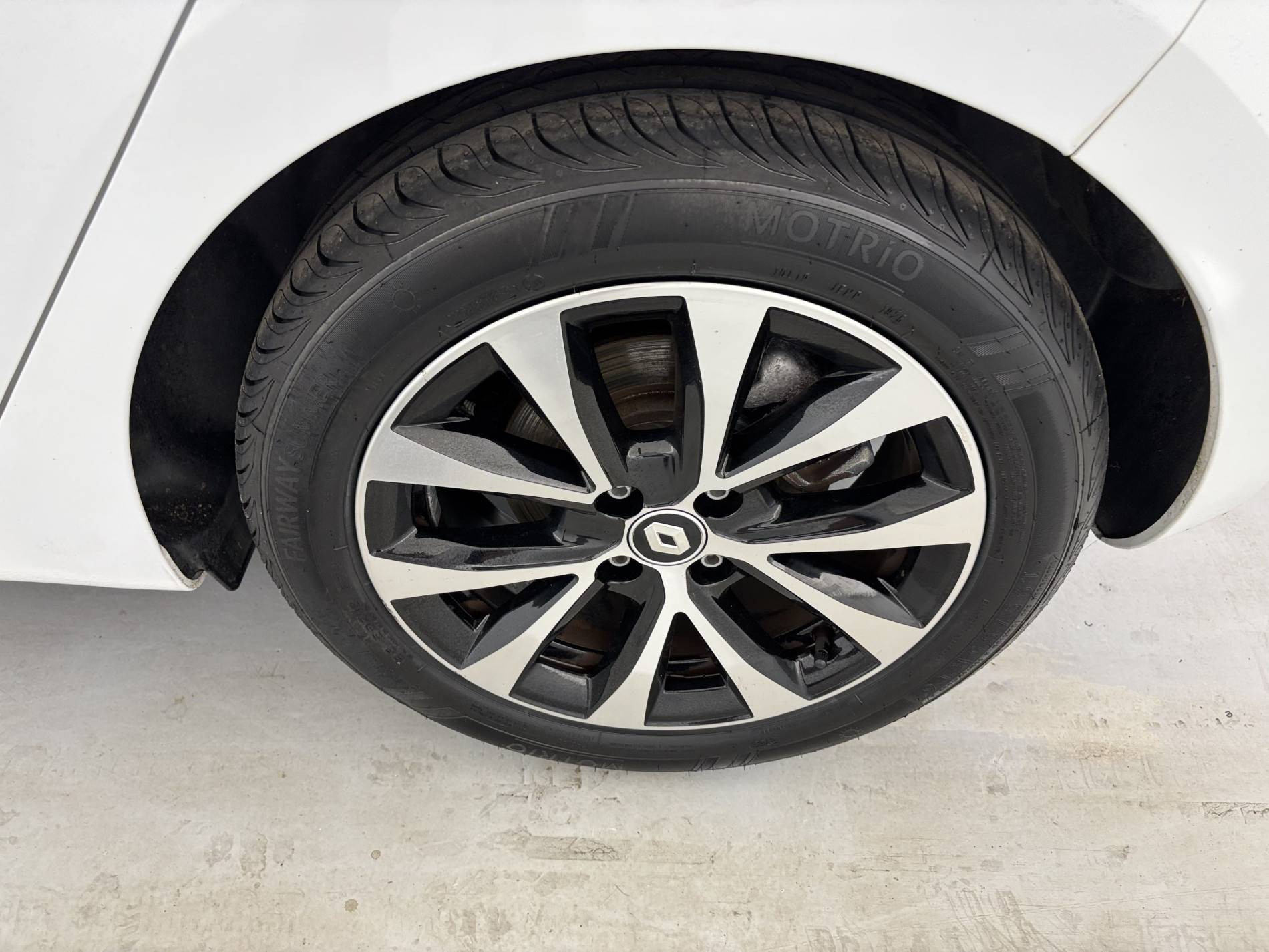 Vente en ligne Renault Clio 5 Clio E-Tech full hybrid 145 au prix de 15 890 €