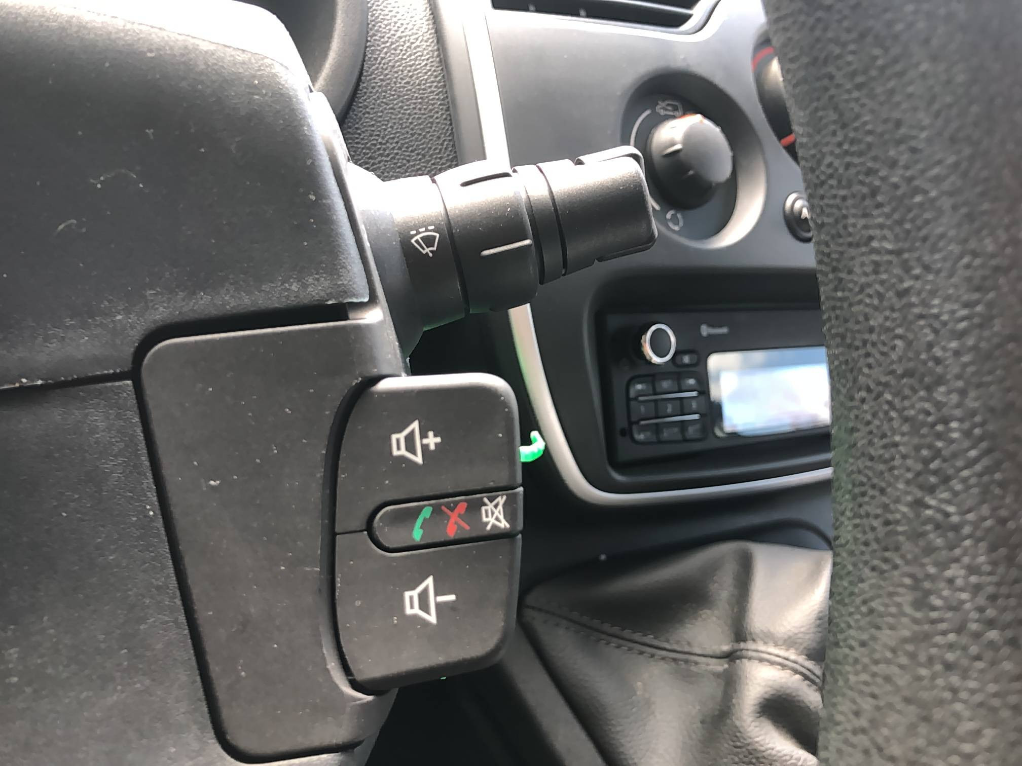 Vente en ligne Renault Kangoo Express  BLUE DCI 95 au prix de 12 990 €