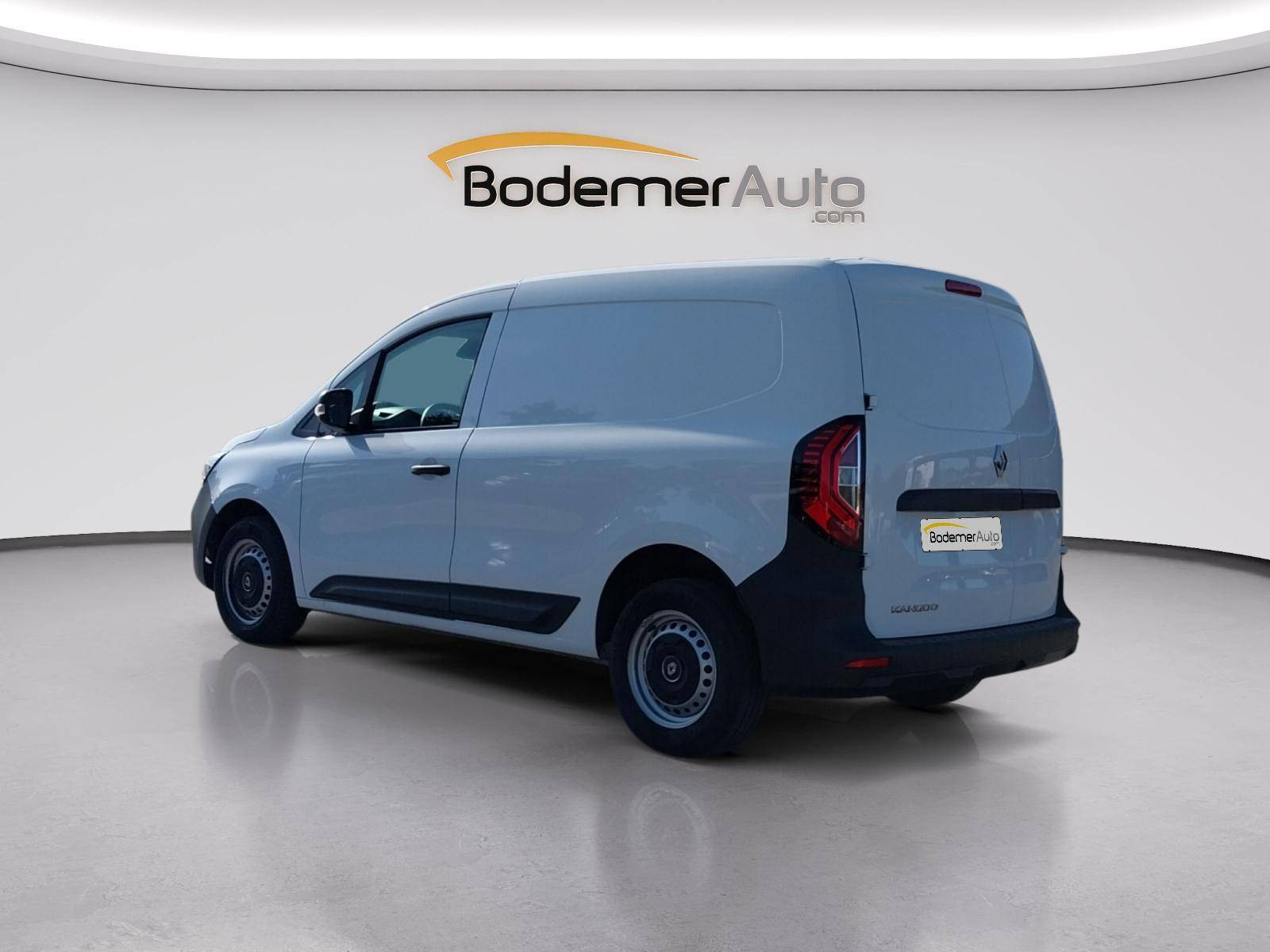 Vente en ligne Renault Kangoo Van  BLUE DCI 95 EDC au prix de 17 991 €