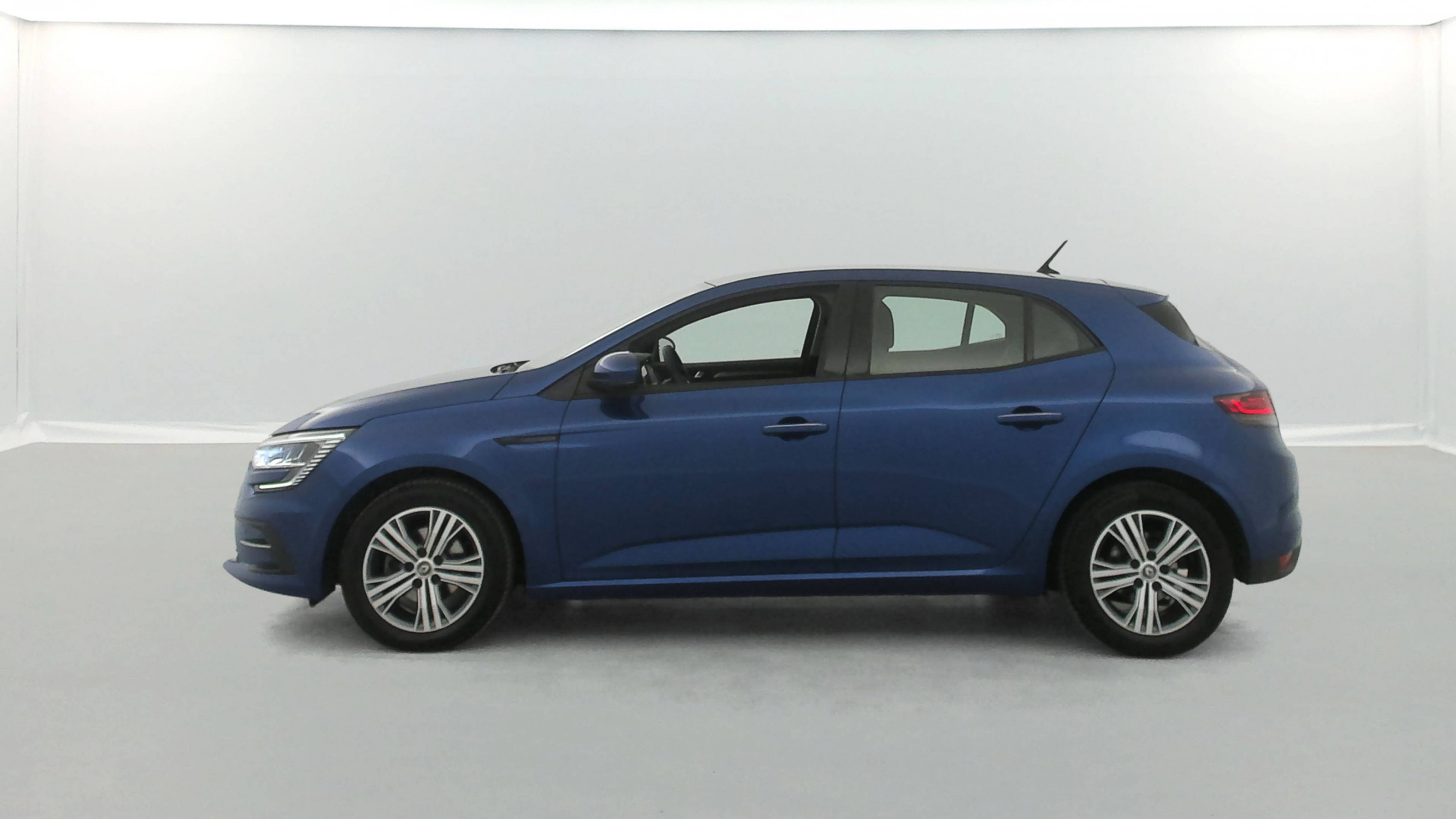 Vente en ligne Renault Megane 4  Blue dCi 115 au prix de 16 490 €