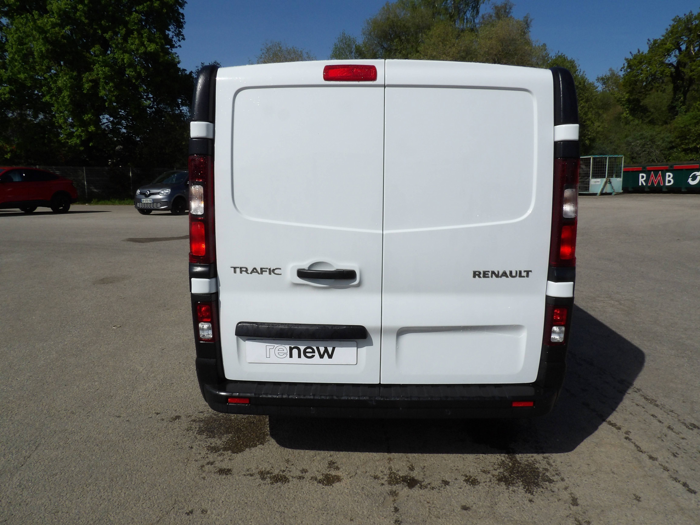 Vente en ligne Renault Trafic Cabine Approfondie TRAFIC CA L2H1 3000 KG BLUE DCI 130 au prix de 24 999 €