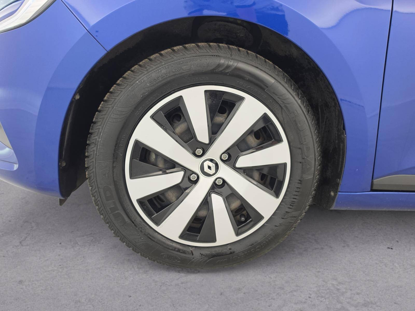 Vente en ligne Renault Clio 5 Clio E-Tech full hybrid 145 au prix de 18 790 €
