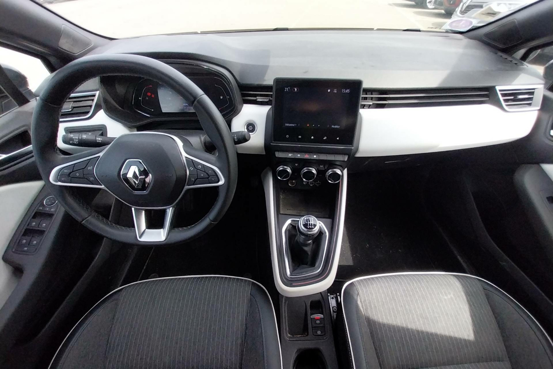 Vente en ligne Renault Clio 5 Clio TCe 90 au prix de 13 490 €