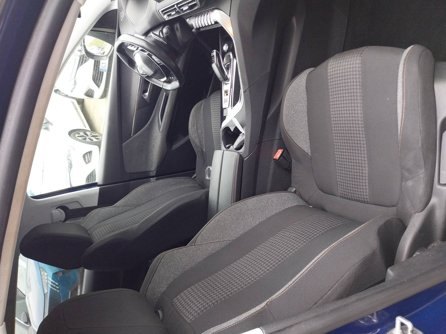 Vente en ligne Peugeot 3008  BlueHDi 130ch S&S EAT8 au prix de 15 990 €