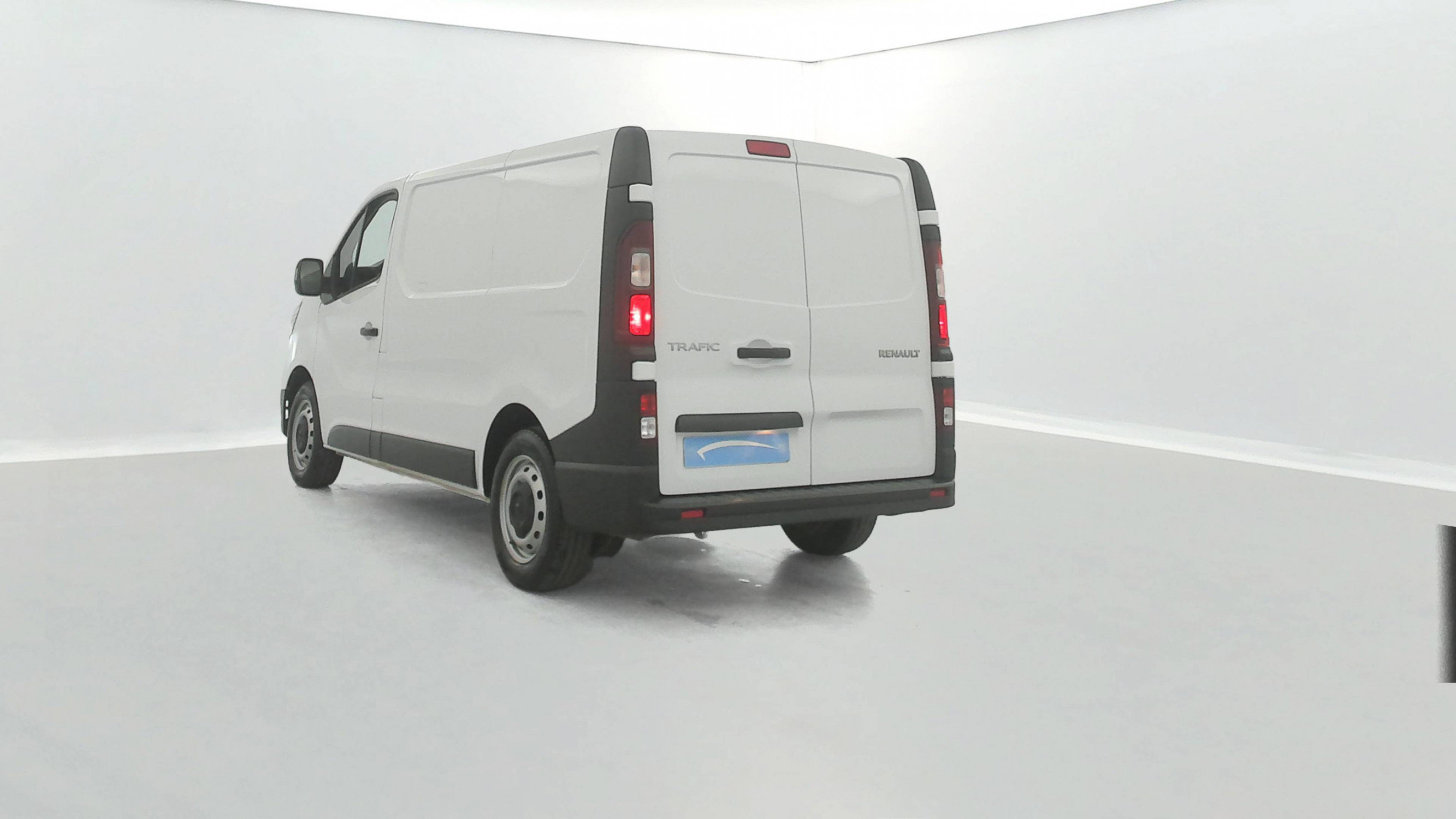 Vente en ligne Renault Trafic 3 Fourgon TRAFIC FG BLUE DCI 130 L1H1 3T GSR2 au prix de 23 999 €