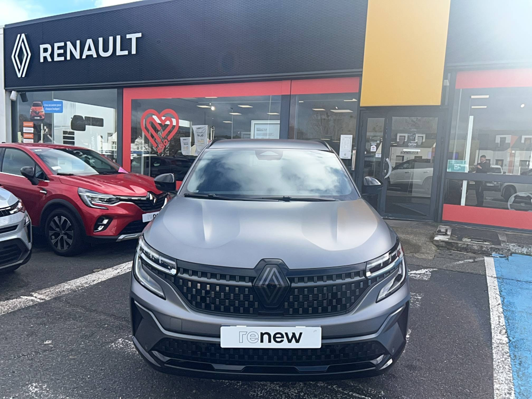 Vente en ligne Renault Espace Espace E-Tech full hybrid 200 GSR2 au prix de 40 300 €