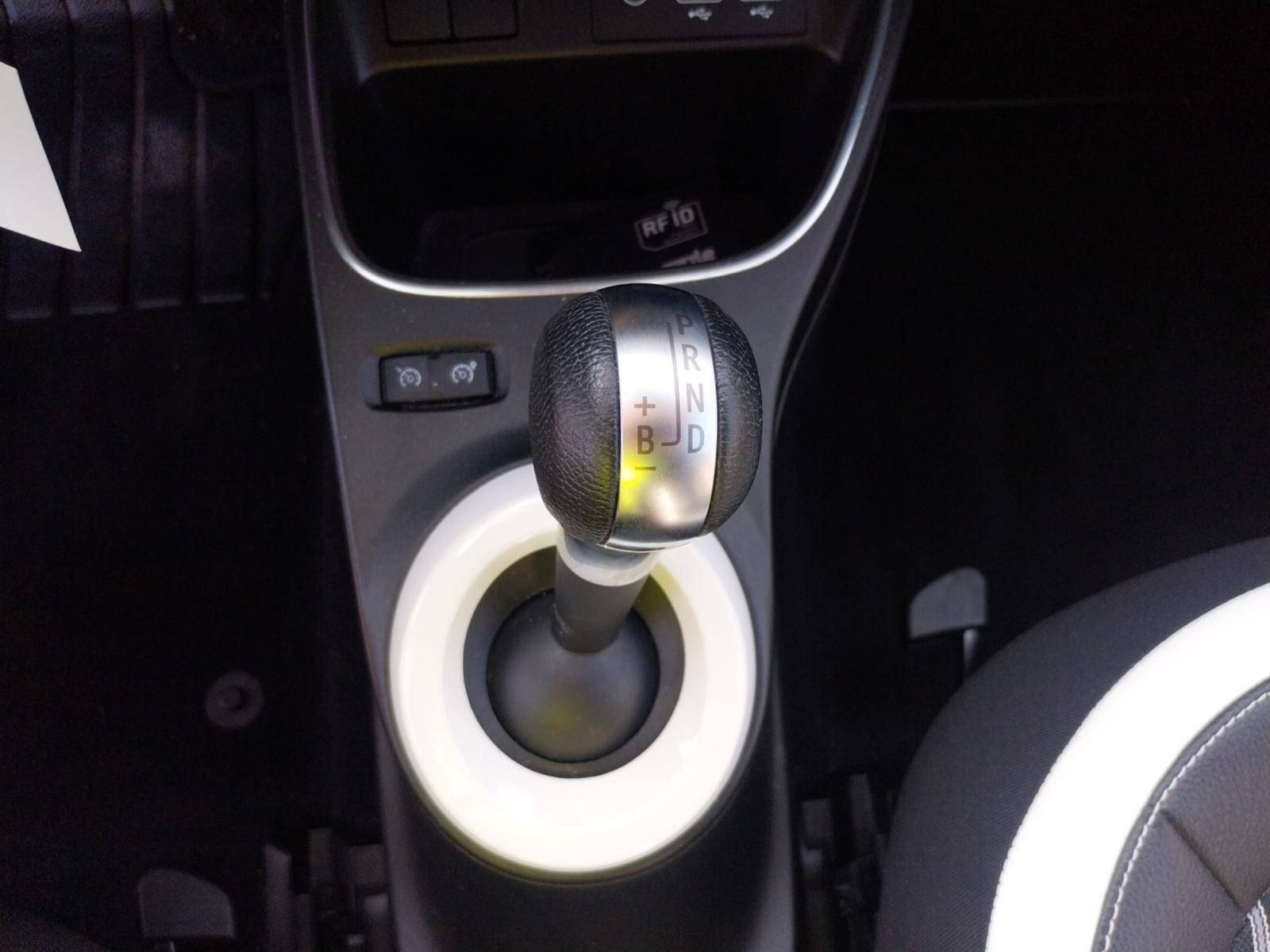 Vente en ligne Renault Twingo Electrique Twingo III E-Tech au prix de 12 900 €