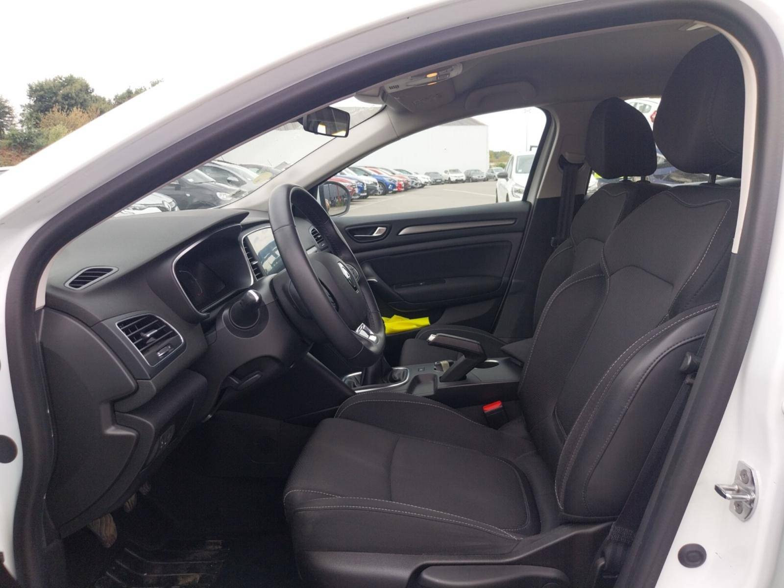 Vente en ligne Renault Megane 4 Mégane IV Berline Blue dCi 115 au prix de 13 290 €