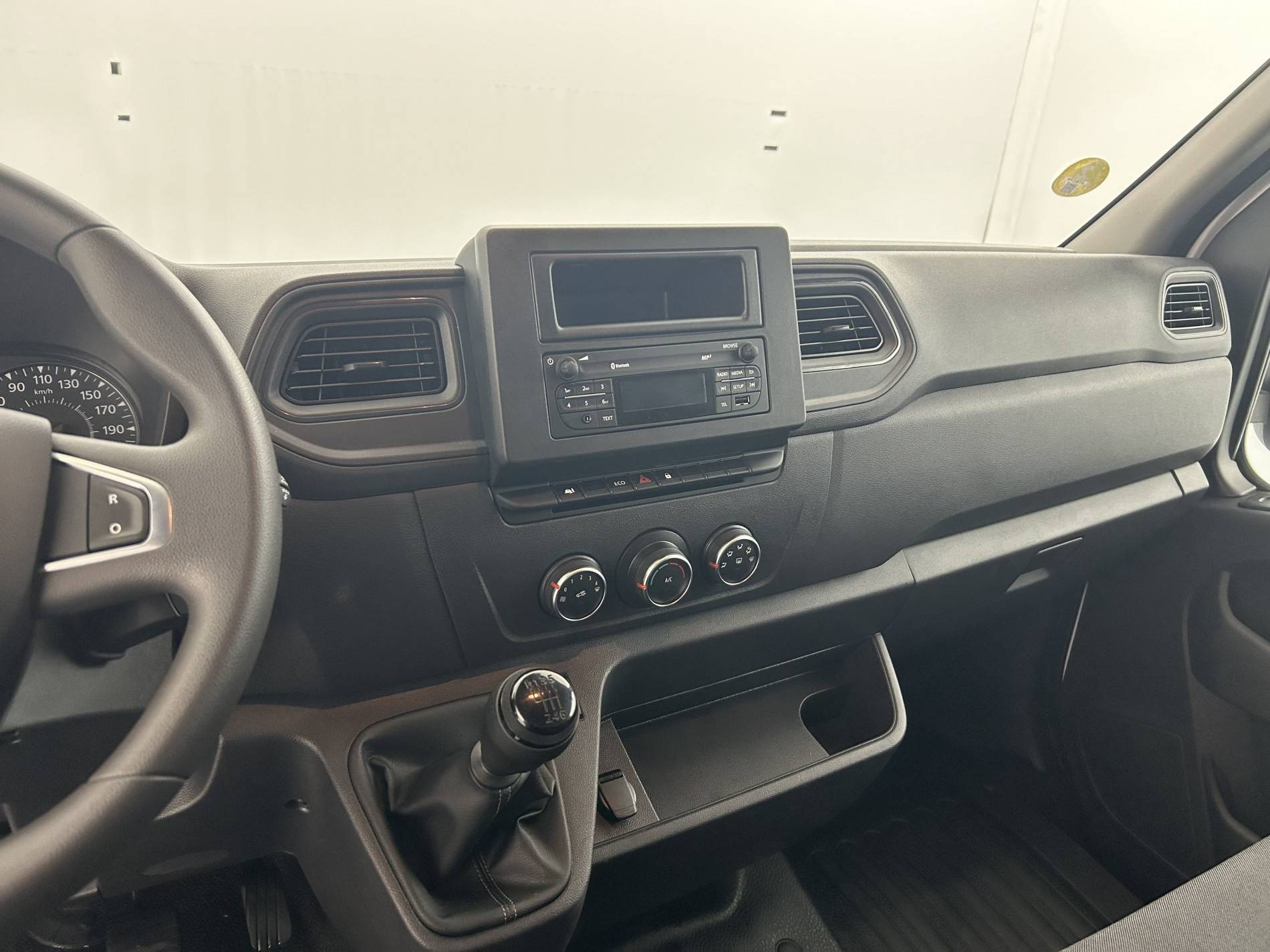 Vente en ligne Renault Master Fourgon MASTER FGN TRAC F3500 L3H3 BLUE DCI 135 au prix de 28 790 €