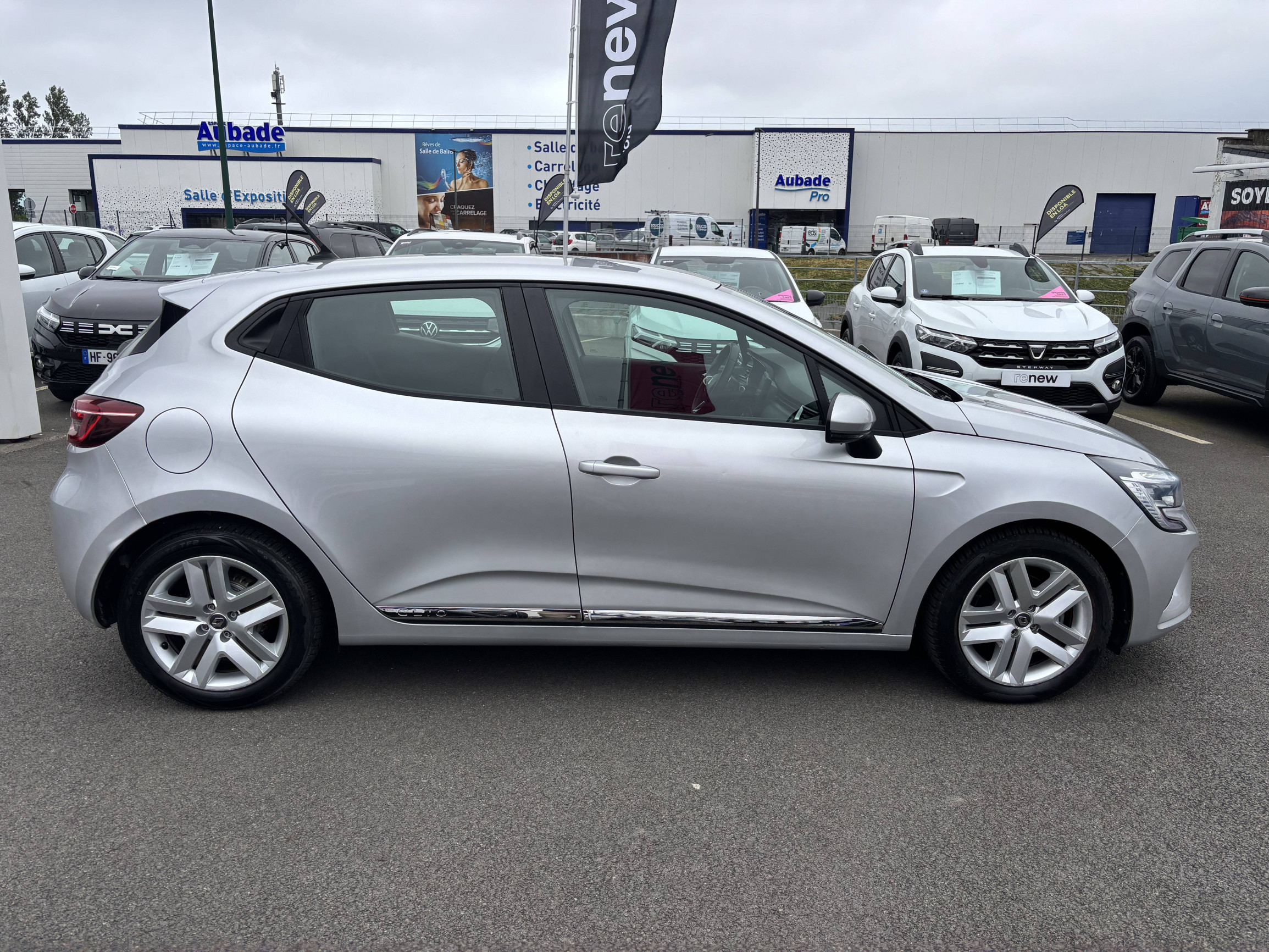 Vente en ligne Renault Clio 5 Clio Blue dCi 85 au prix de 12 990 €