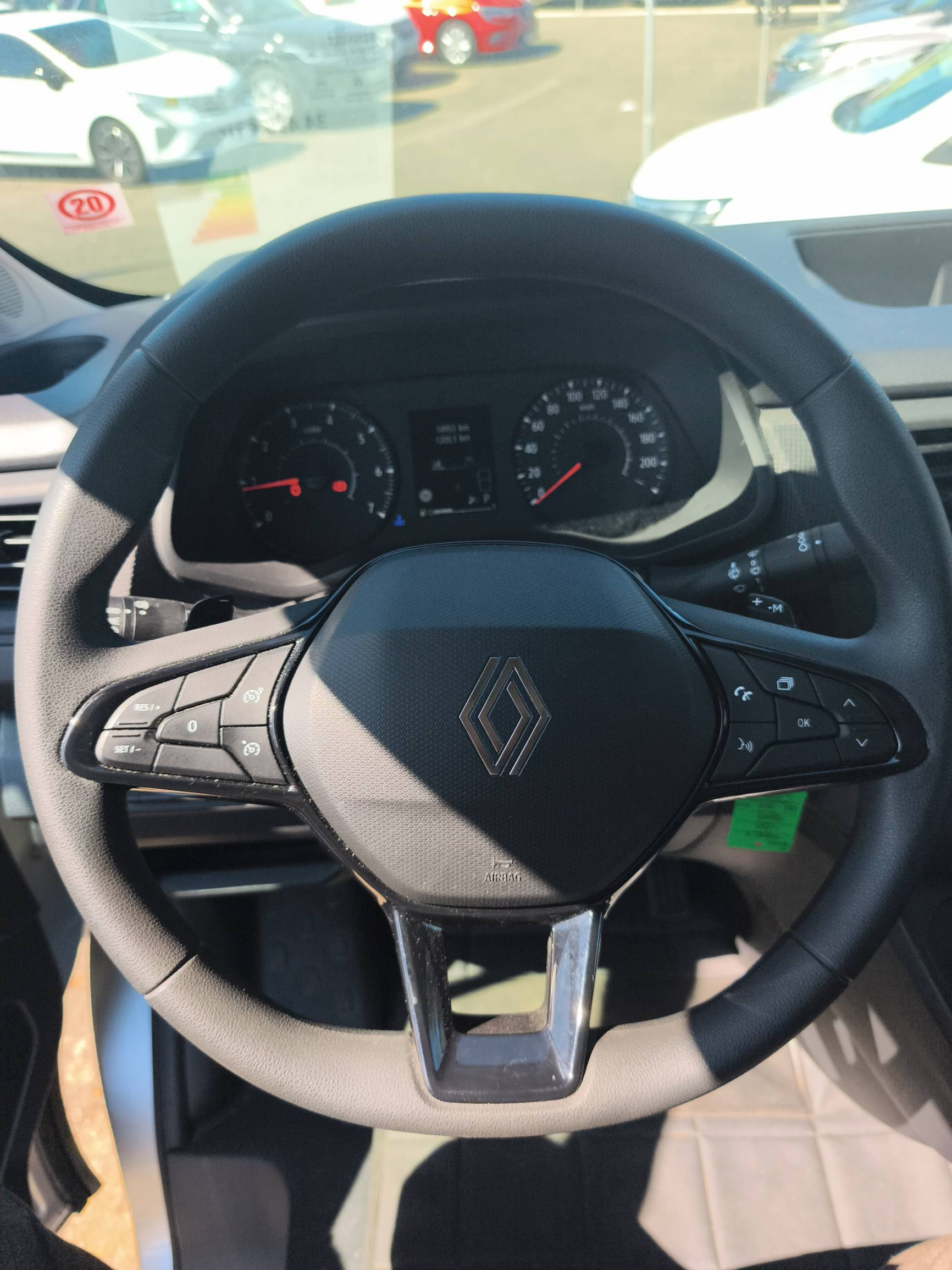 Vente en ligne Renault Trafic 3 Fourgon TRAFIC FG BLUE DCI 170 L1H1 2T8 AUTO au prix de 34 490 €