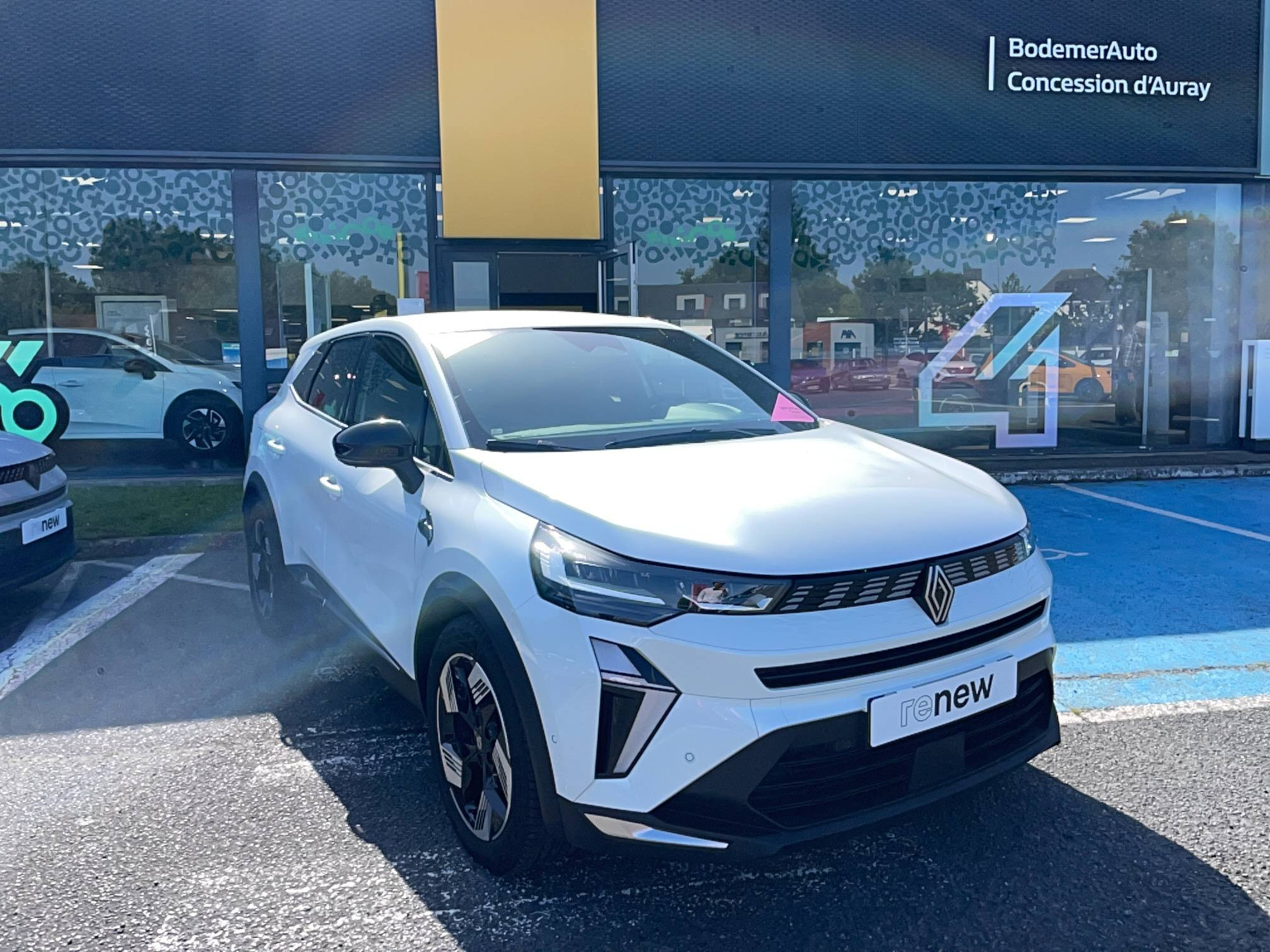 Vente en ligne Renault Symbioz  E-Tech full hybrid 145 au prix de 27 490 €