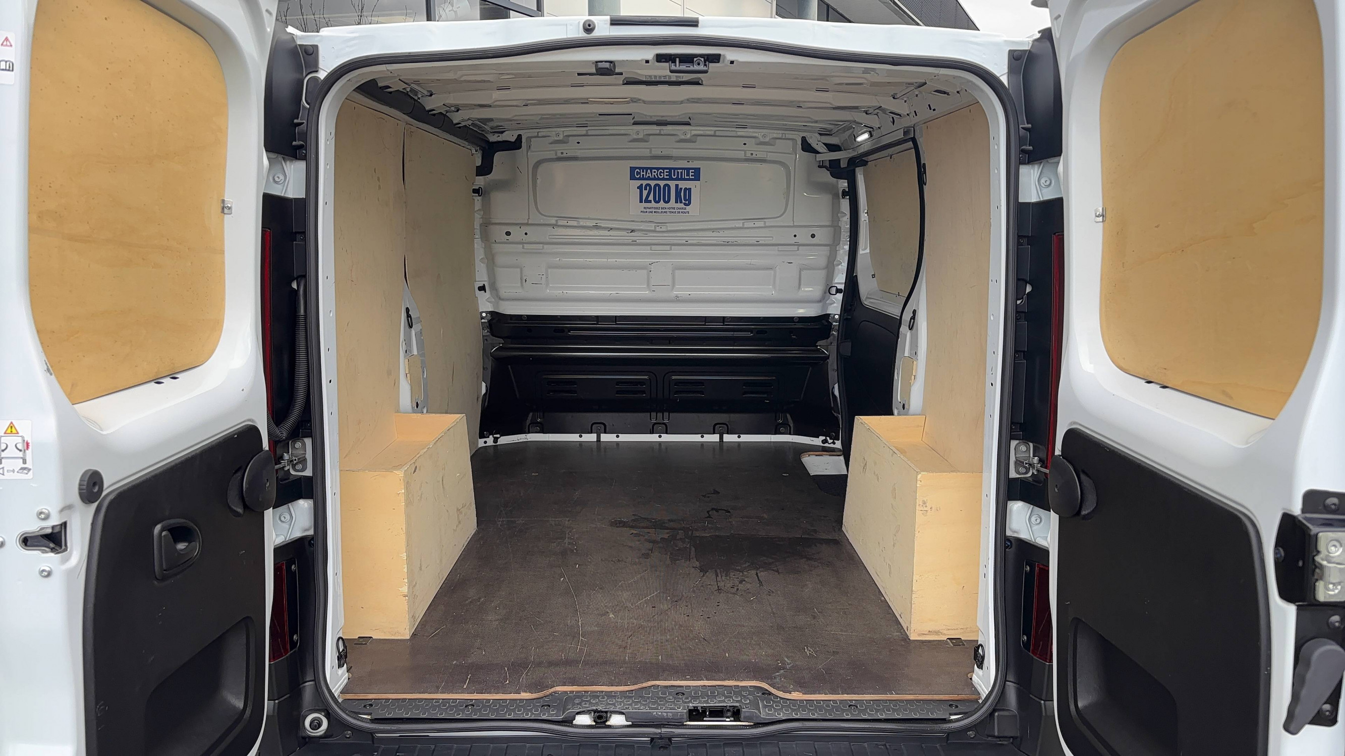 Vente en ligne Renault Trafic 3 Fourgon TRAFIC FGN L1H1 3000 KG BLUE DCI 130 au prix de 25 990 €