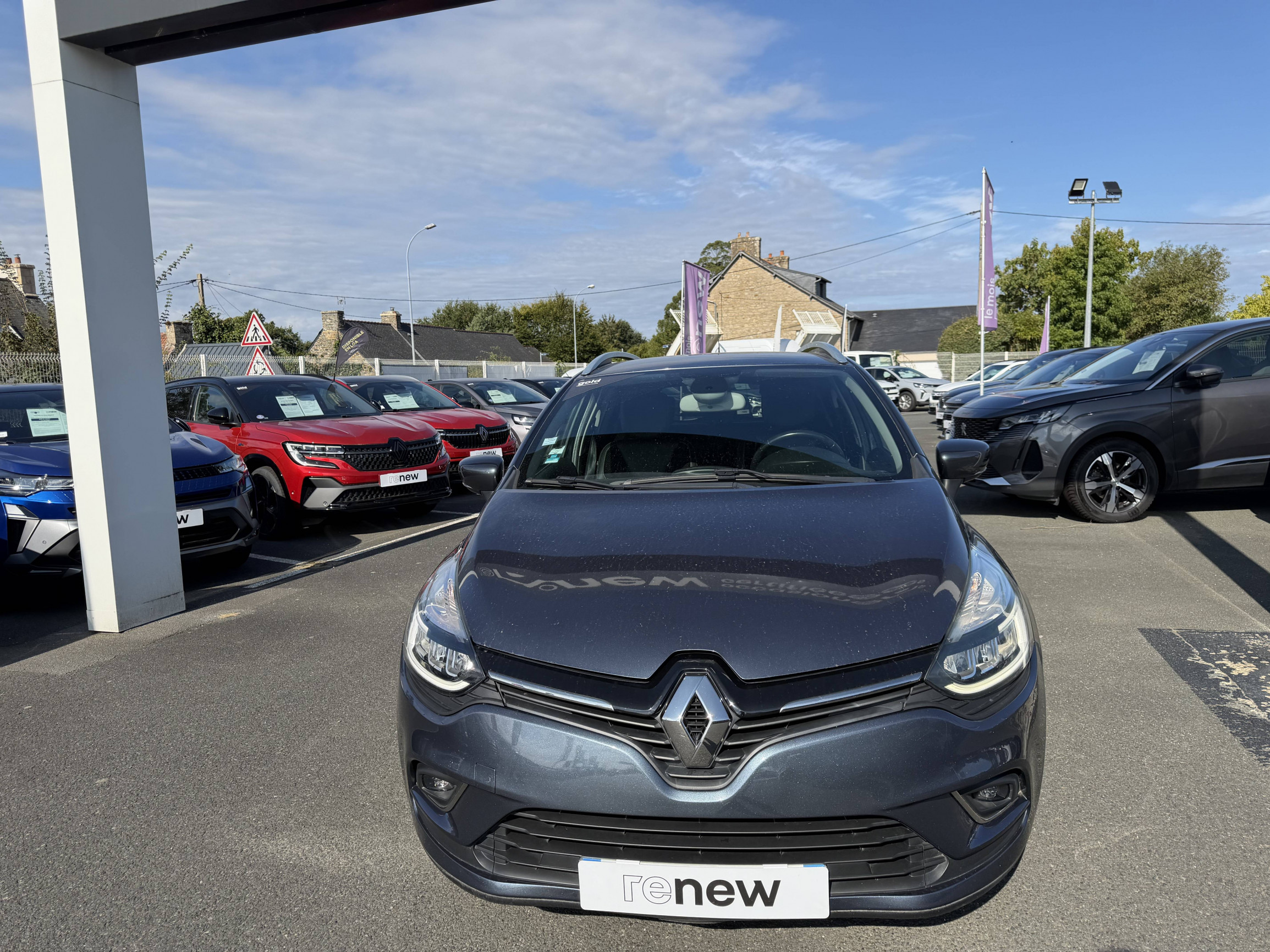 Vente en ligne Renault Clio 4 Estate Clio Estate dCi 90 Energy au prix de 11 490 €
